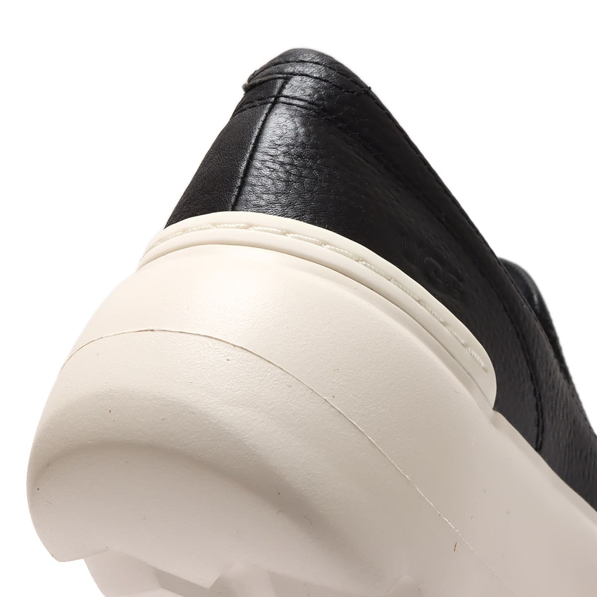 UGG MARIN MEGA SLIP ON Black / White 23SS-I