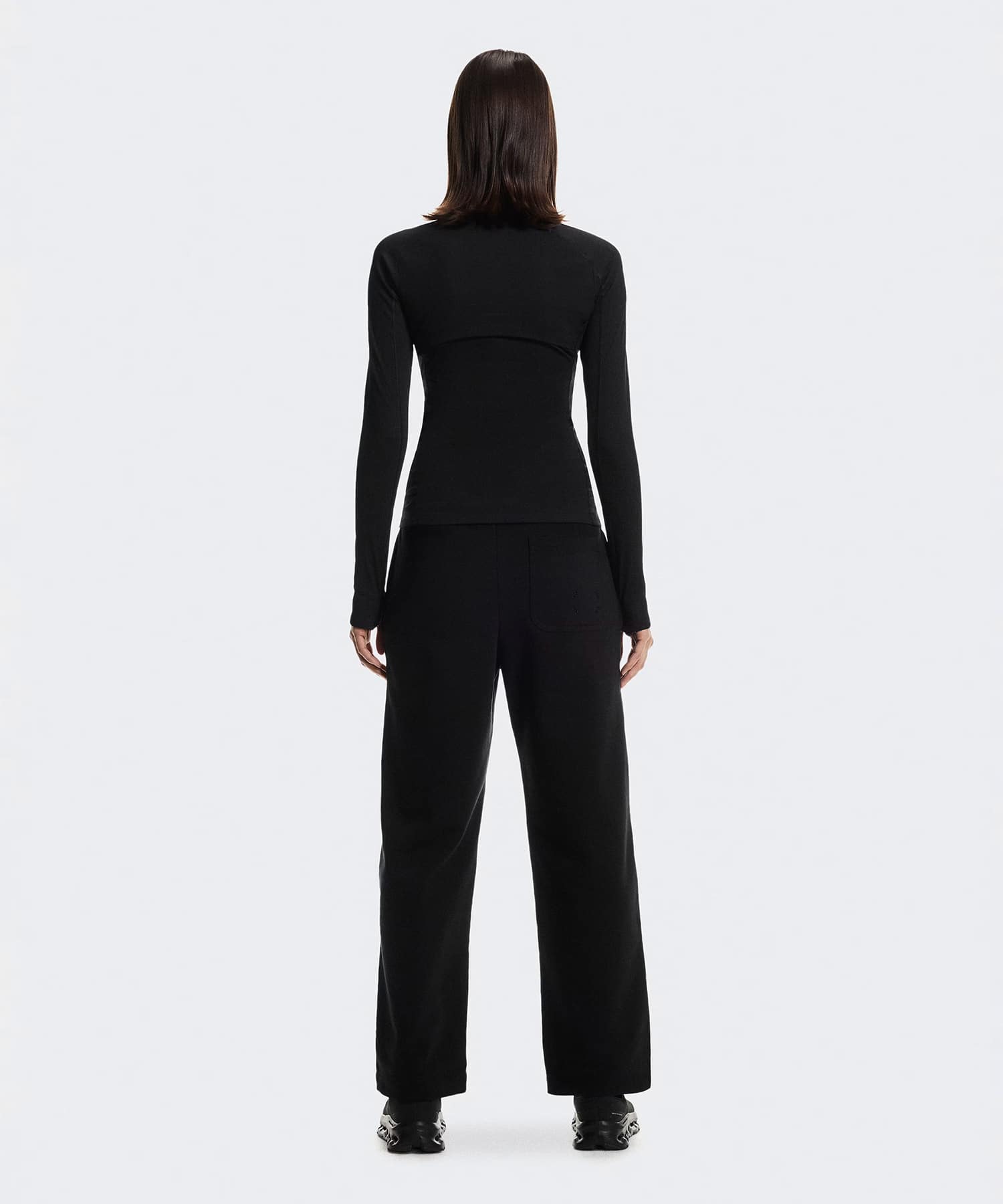 On Club Collective Pants Blackの画像
