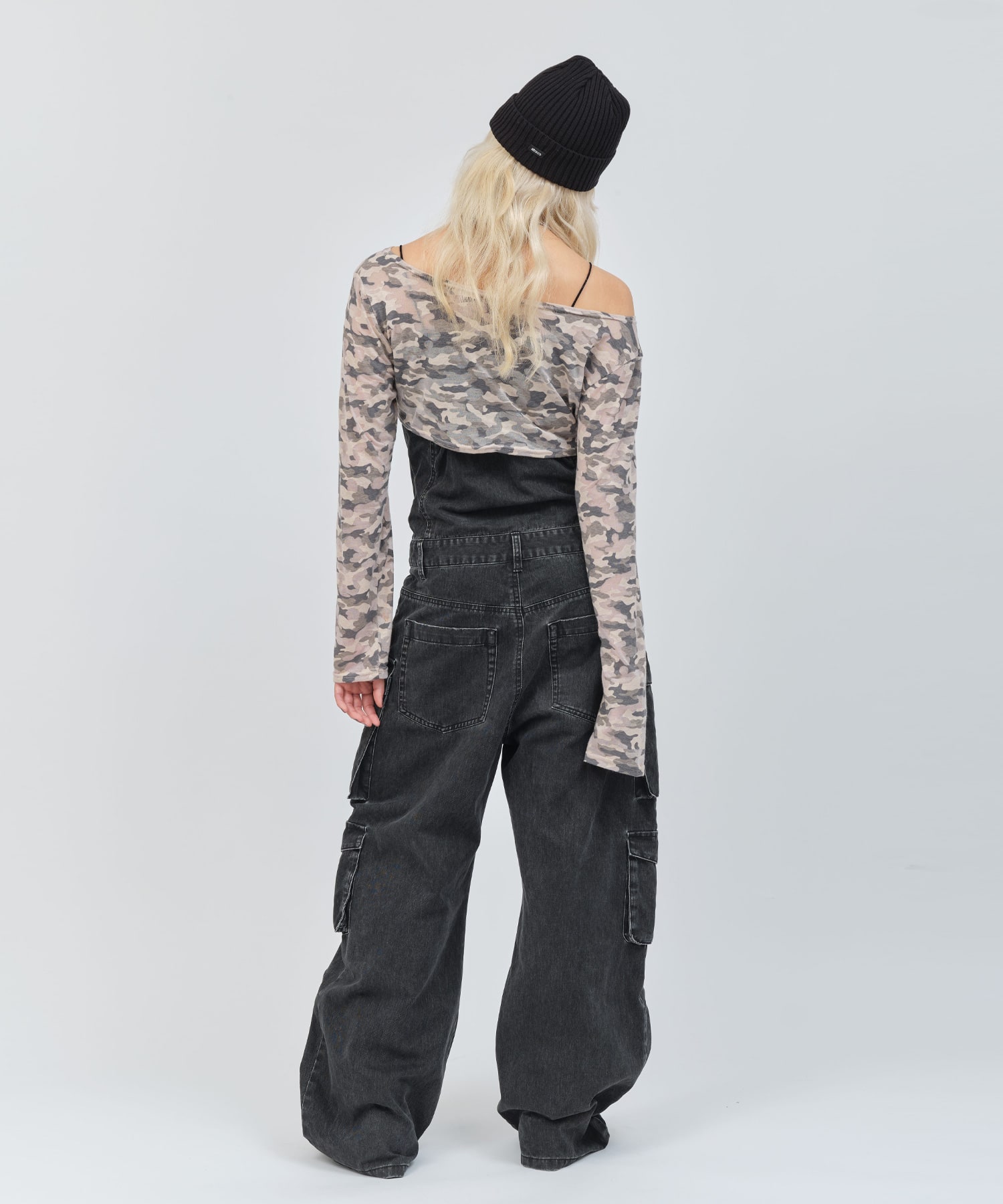 atmos pink Cropped Camouflage Tops BEIGEの画像