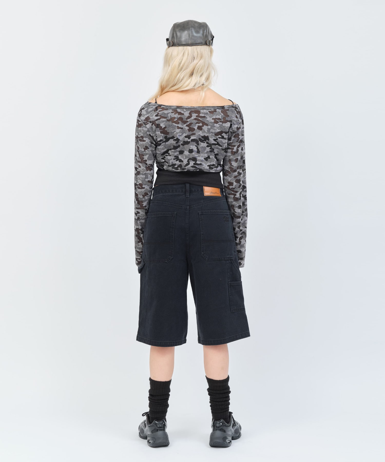 atmos pink Cropped Camouflage Tops GRAYの画像