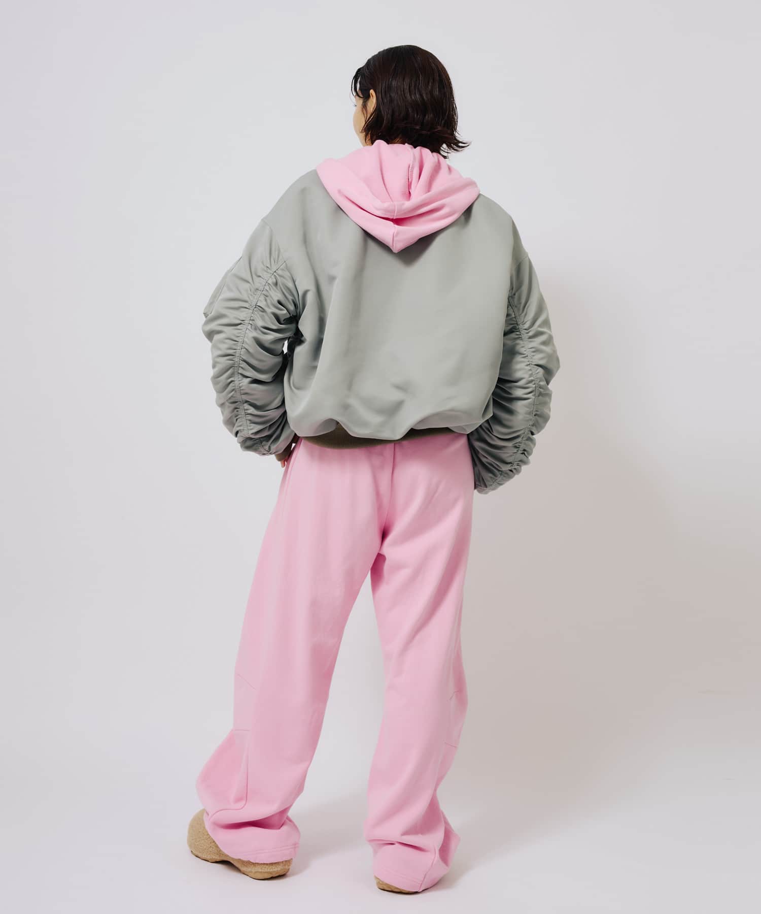 atmos pink Bomber Jacket KHAKIの画像