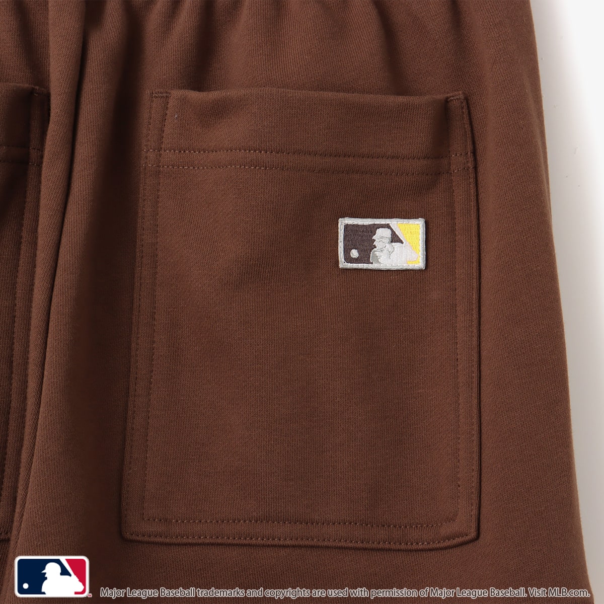 atmos pink MLB Sweat Pants BROWNの画像