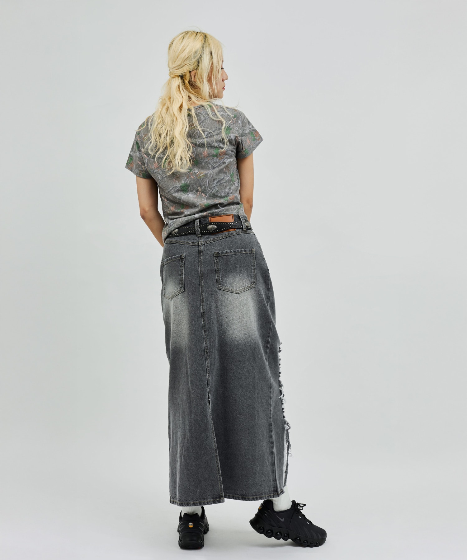 atmos pink Damaged Long Skirt BLACKの画像
