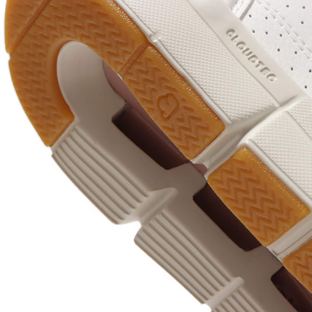 On THE ROGER Centre Court 1 White | Woodroseの画像