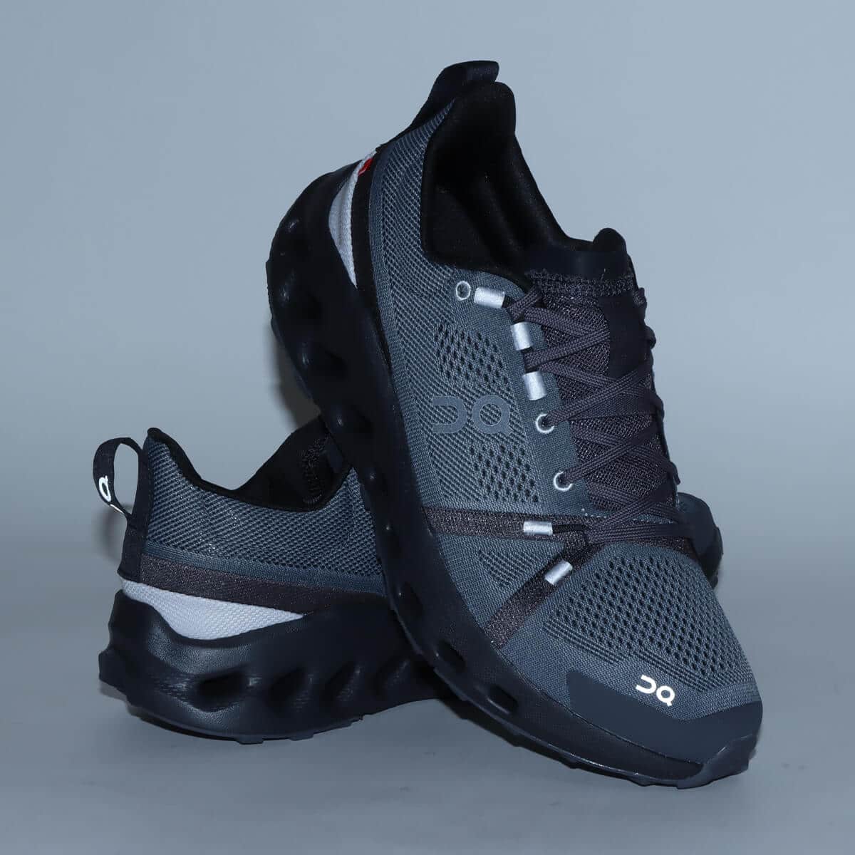 On Cloudsurfer Trail 1 W Eclipse | Blackの画像