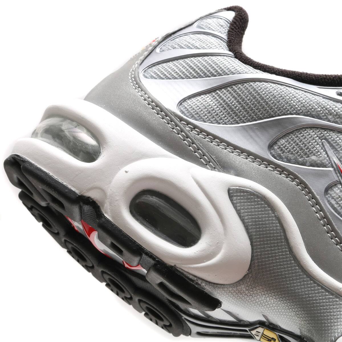 red and blue air max plus