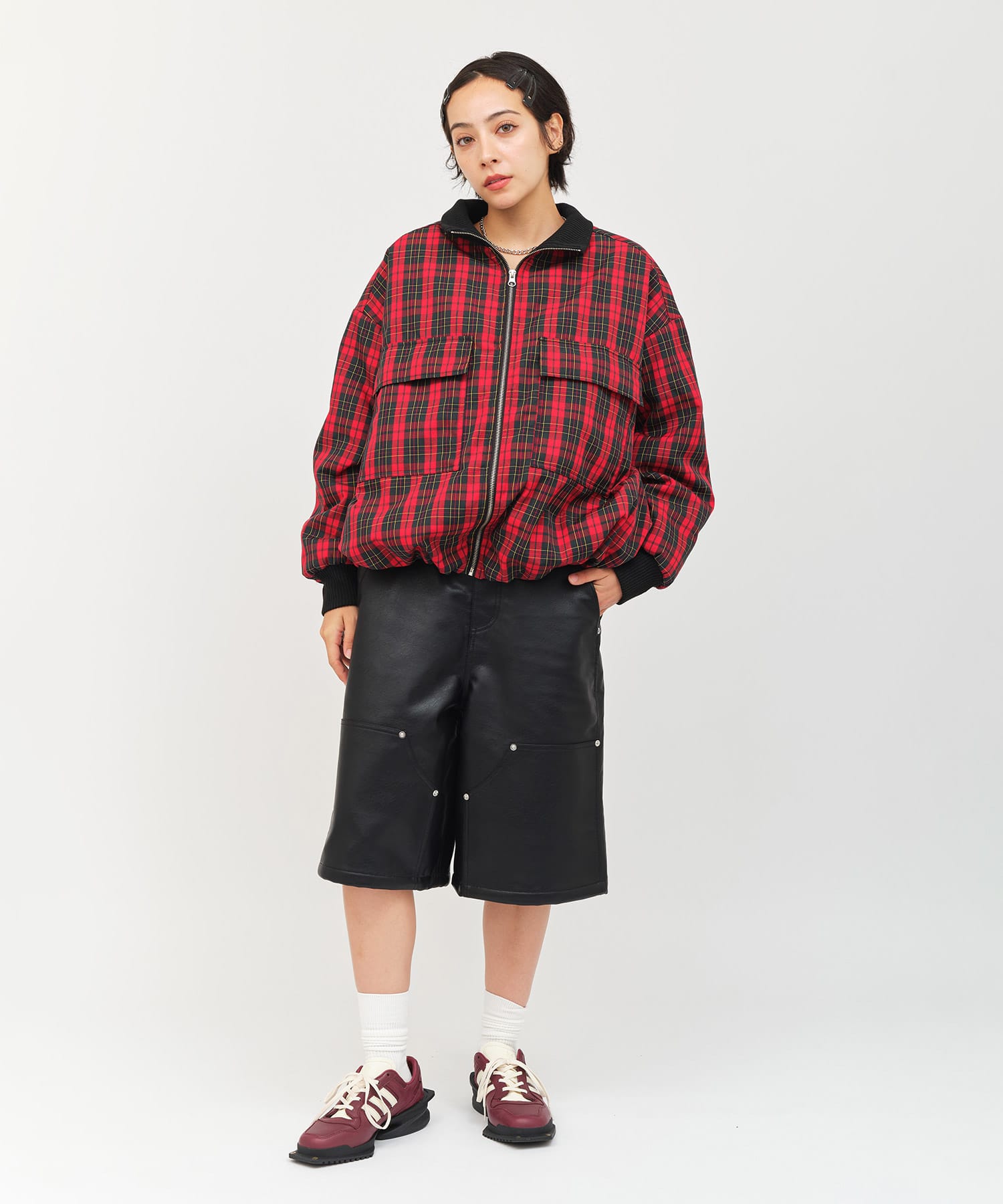 atmos pink Synthetic Leather Half Pants BLACKの画像