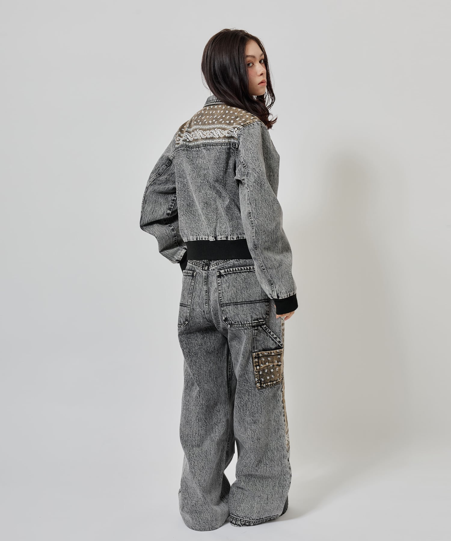 atmos pink Panelled Bandana Denim Jacket BLACKの画像