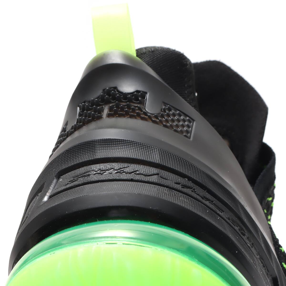 NIKE LEBRON XVIII BLACK/ELECTRIC GREEN-BLACK 21SP-Iの画像