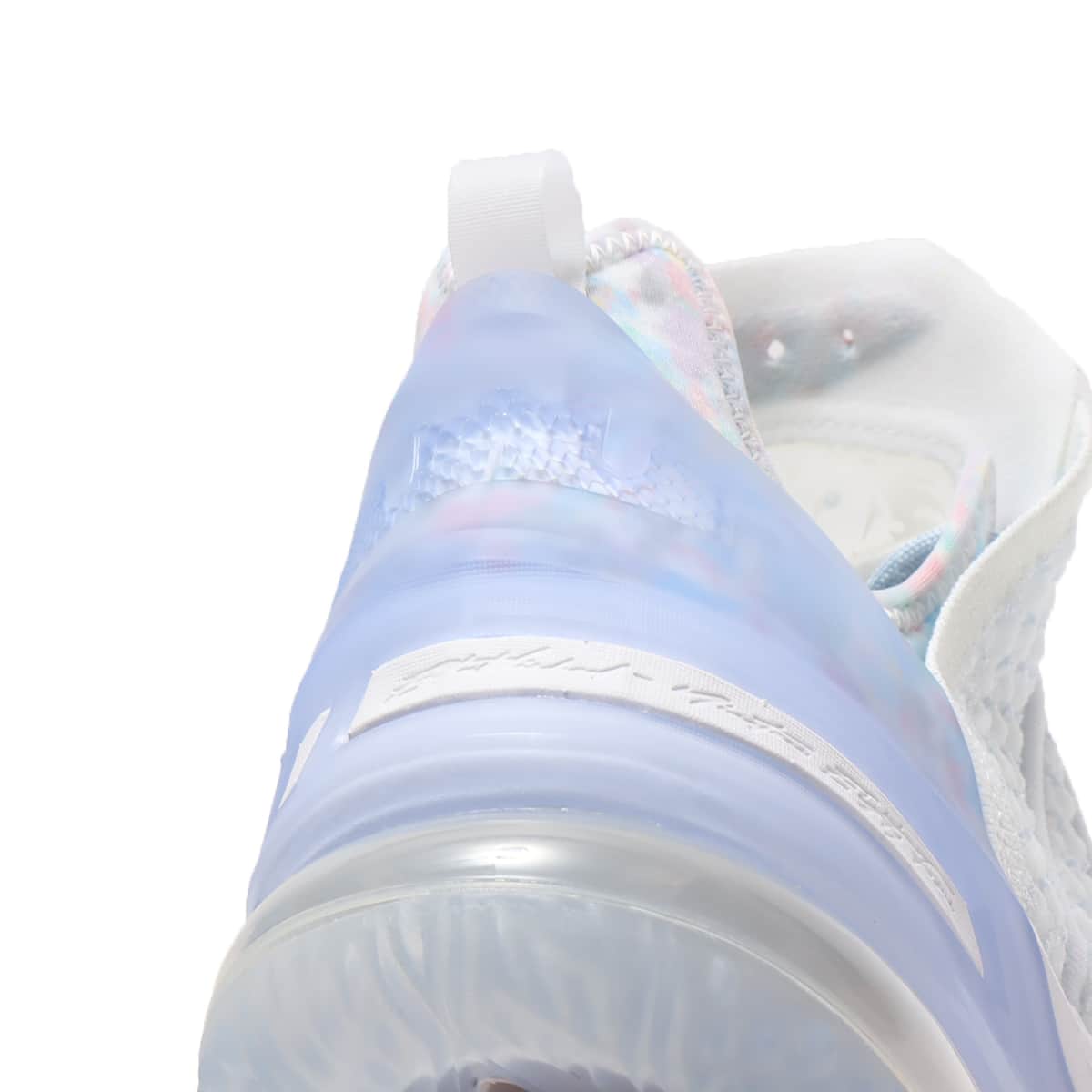 NIKE LEBRON XVIII BLUE TINT/WHITE-CLEAR 21SP-Sの画像