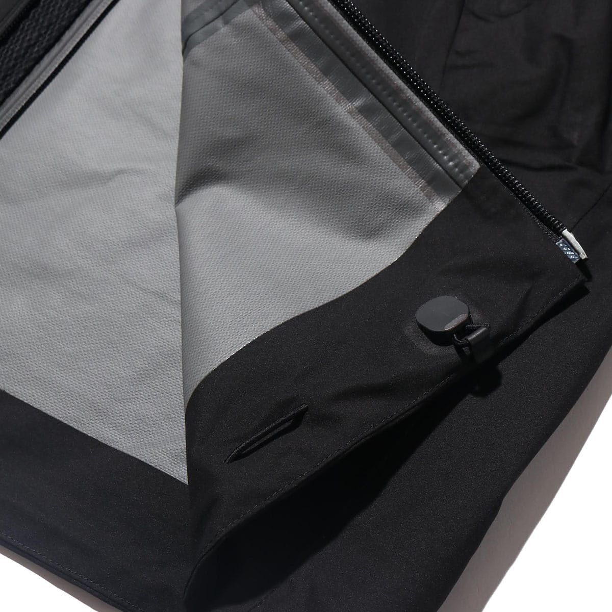 DESCENTE ALLTERRAIN ACTIVE SHELL JACKET  BLACK 18FA-Iの画像