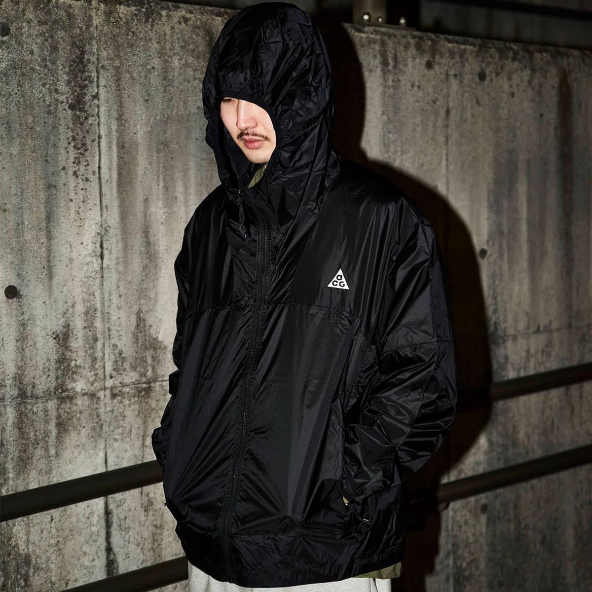 カラーブラックホワイトNIKE ACG WNDPRF CNDR CNE HOODIE JACKET