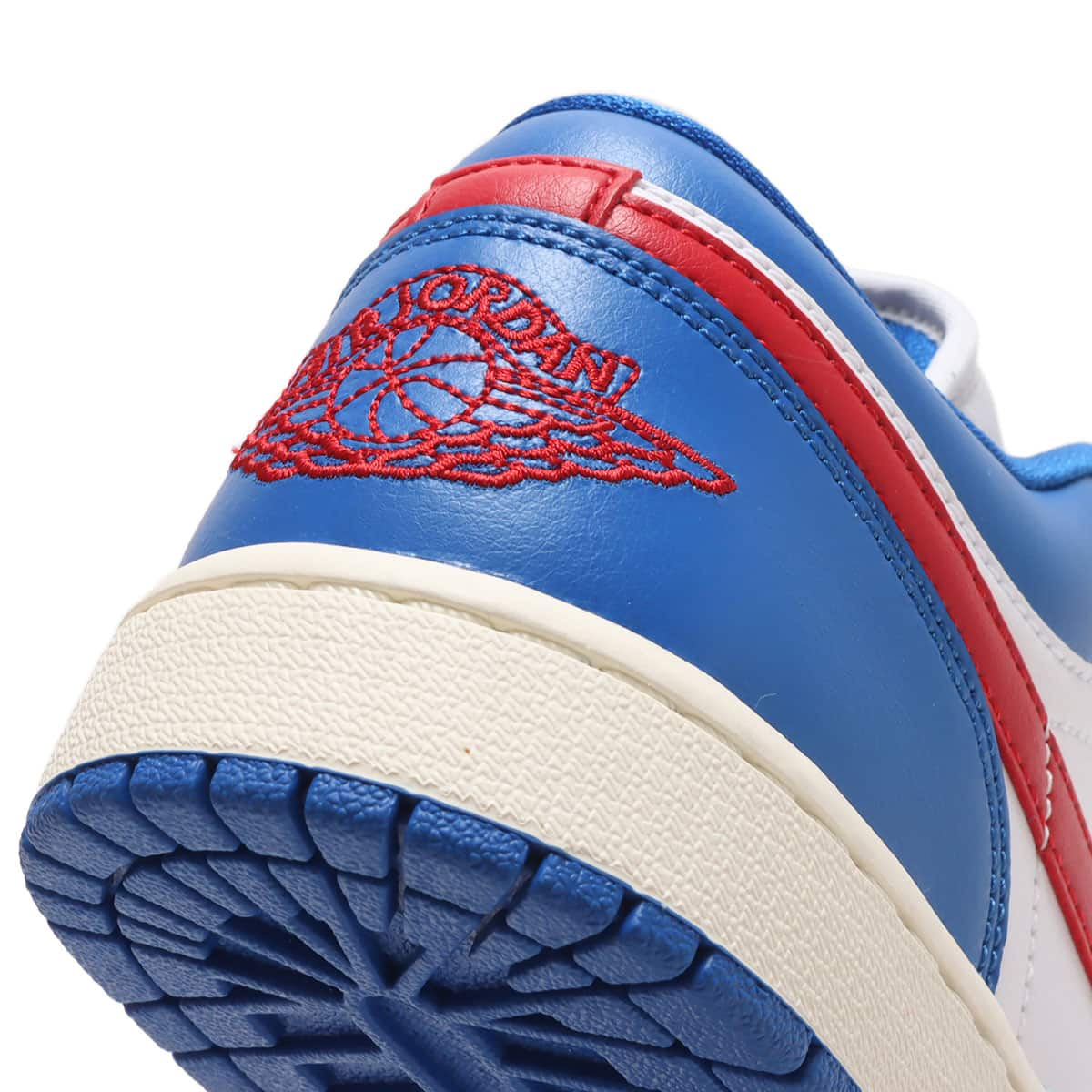 JORDAN BRAND WMNS AIR JORDAN 1 LOW SPORT BLUE/GYM RED-WHITE-SAIL 23SU-I