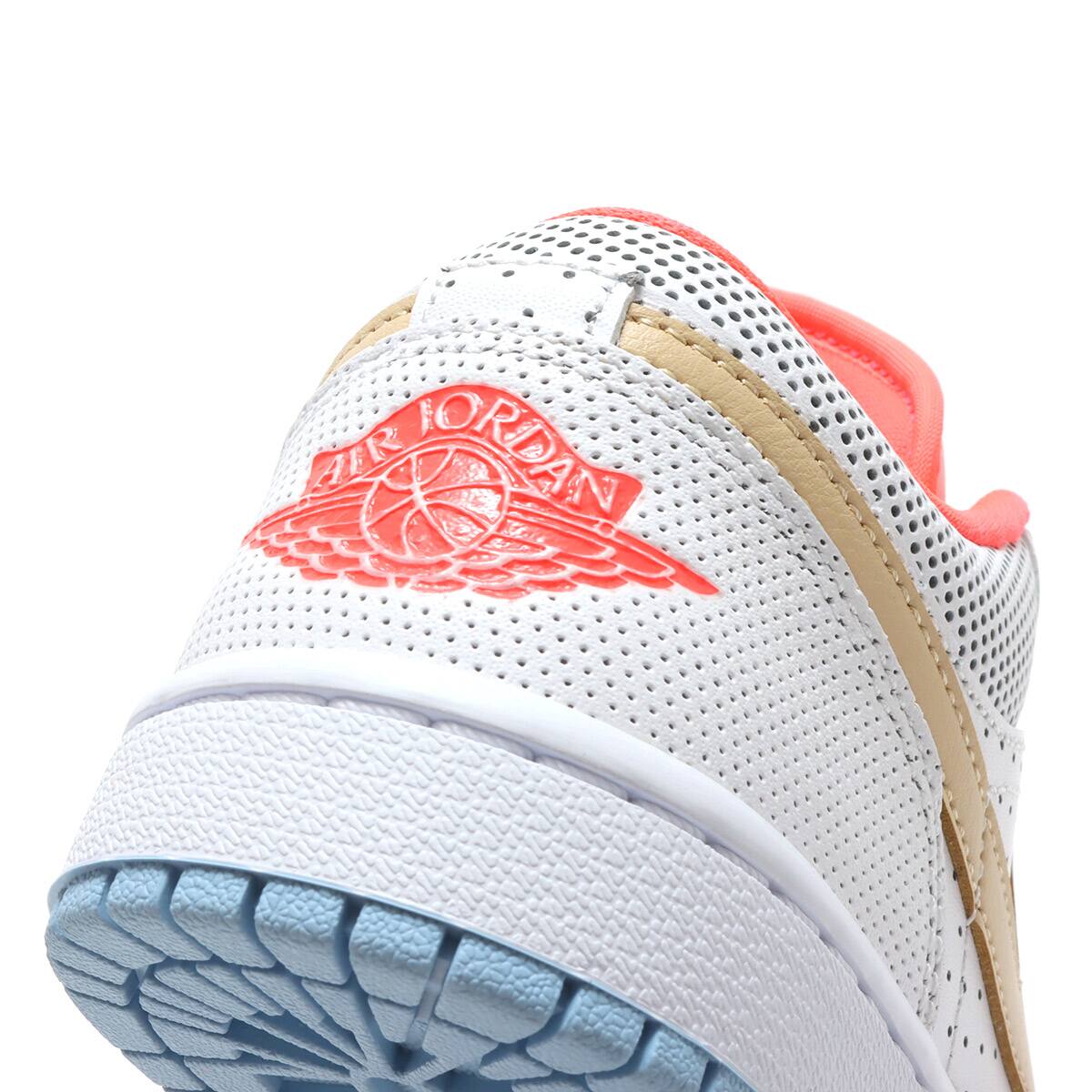 JORDAN BRAND WMNS AIR JORDAN 1 LOW SE WHITE/SESAME-FLASH CRIMSON-PSYCHIC  BLUE 21SU-I