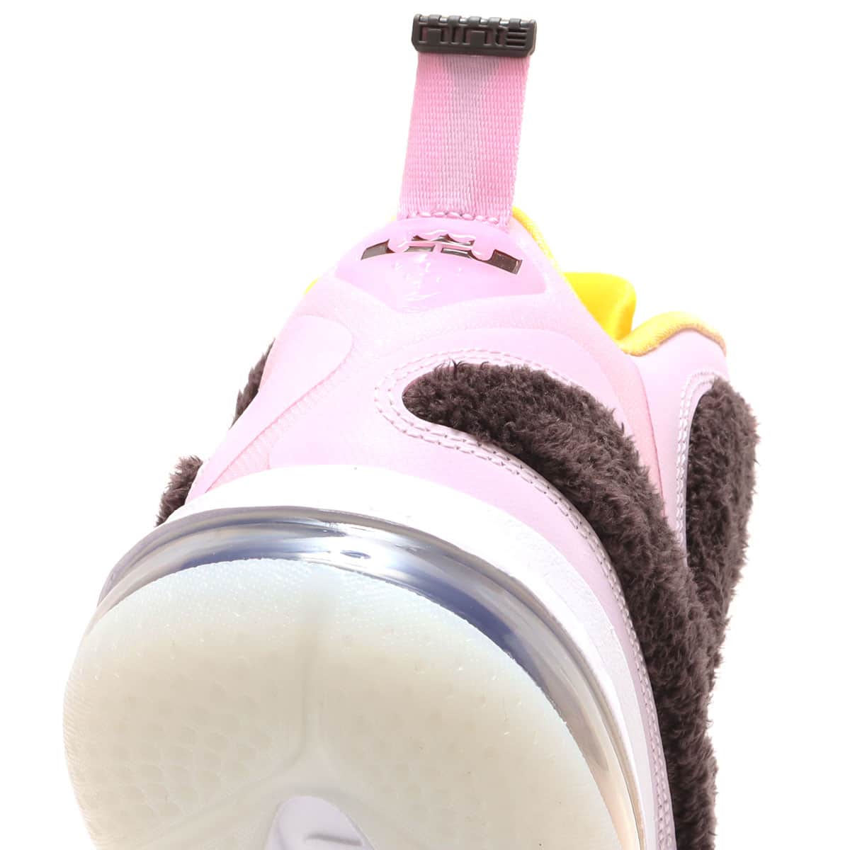 NIKE LEBRON IX REGAL PINK/MULTI-COLOR-VELVET BROWNの画像