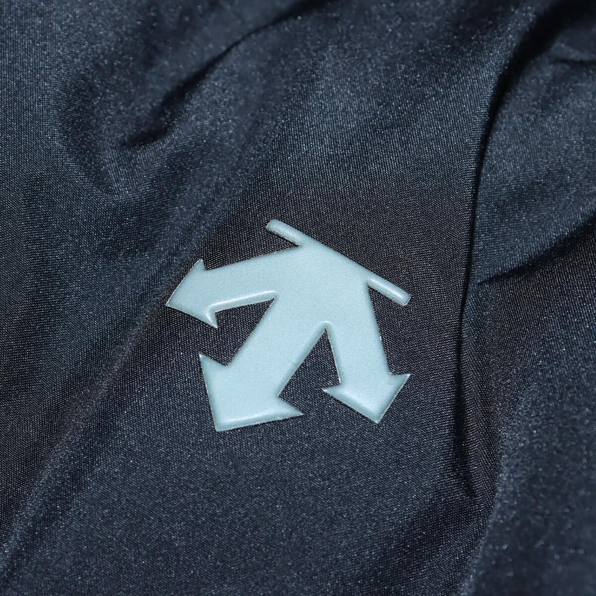 DESCENTE GORE DOWN JACKET ブラック 23FW-Sの画像