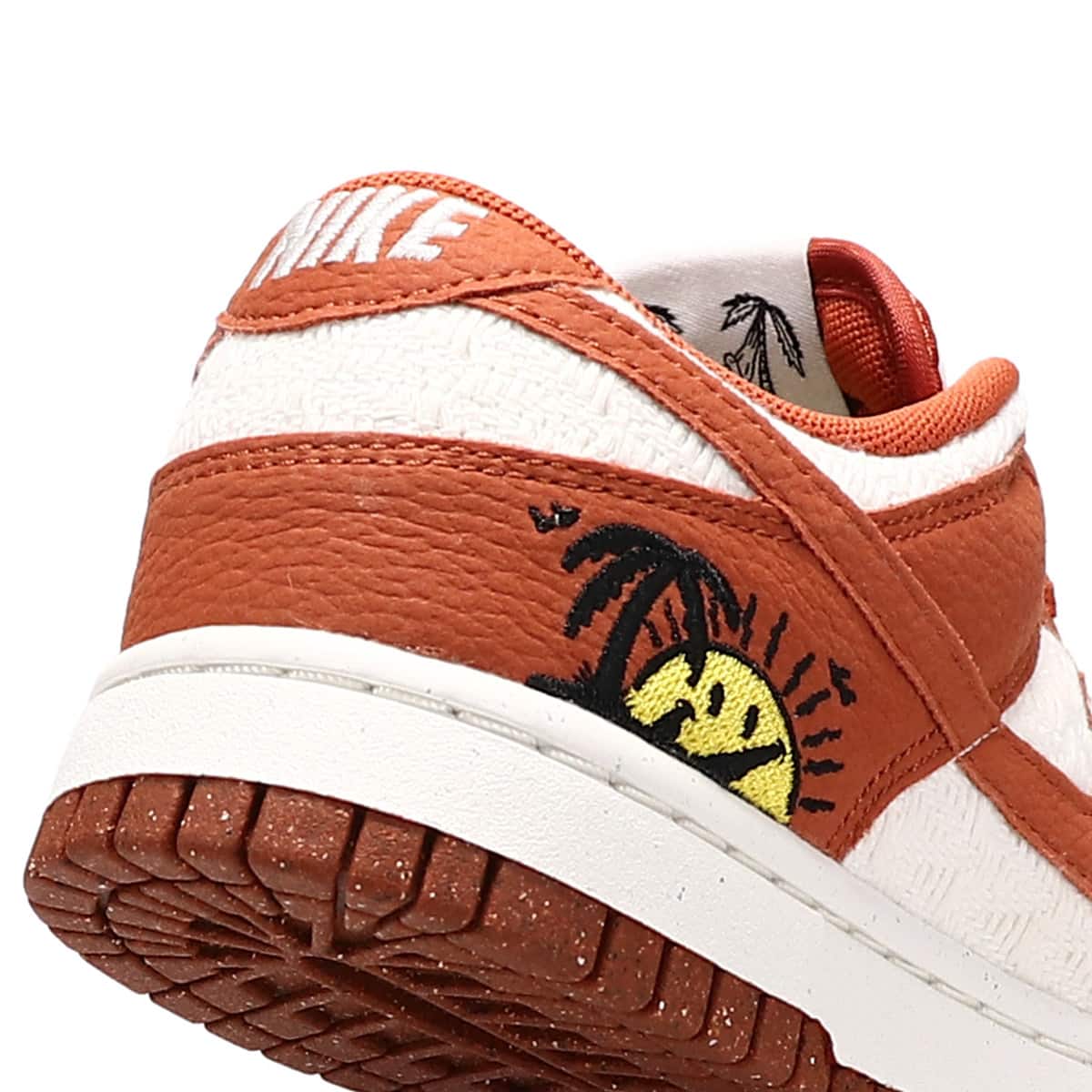 NIKE W DUNK LOW SE SAIL/BURNT SUNRISE-BLACK-VIVID GREEN 22SU-Iの画像