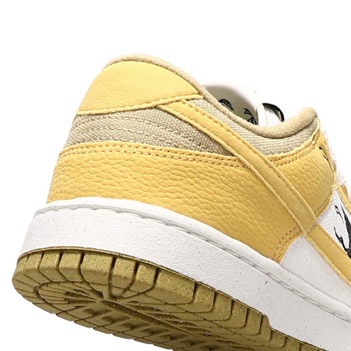 NIKE DUNK LOW RETRO SE NN SAIL/SANDED GOLD-WHEAT GRASS-ORANGE 22SU-Iの画像