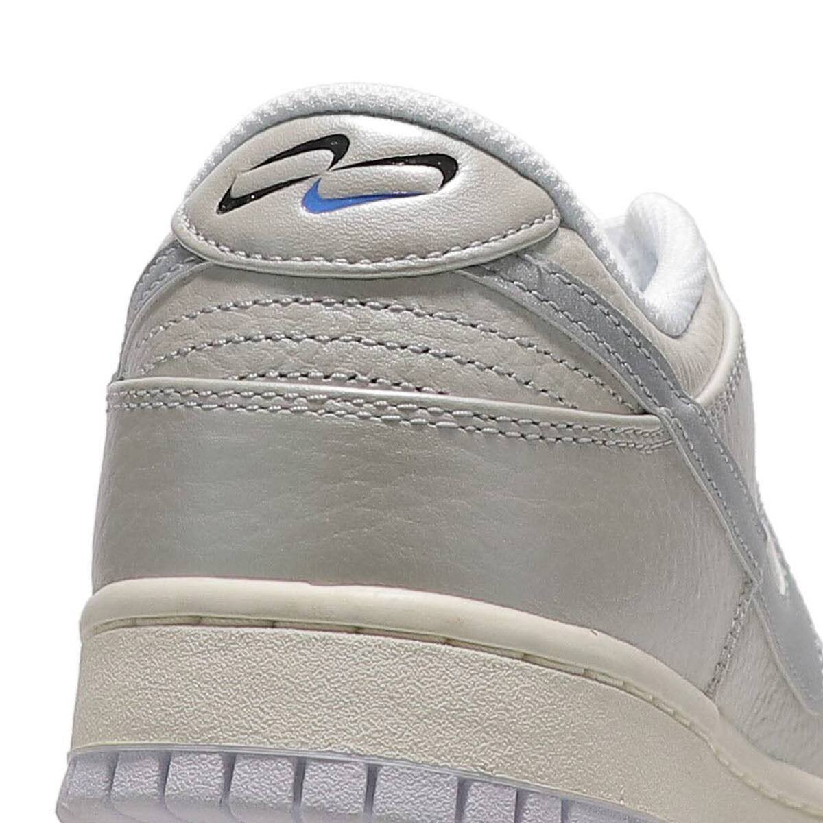 NIKE DUNK LOW SE METALLIC SILVER/METALLIC SILVER-SAIL 22FA-I