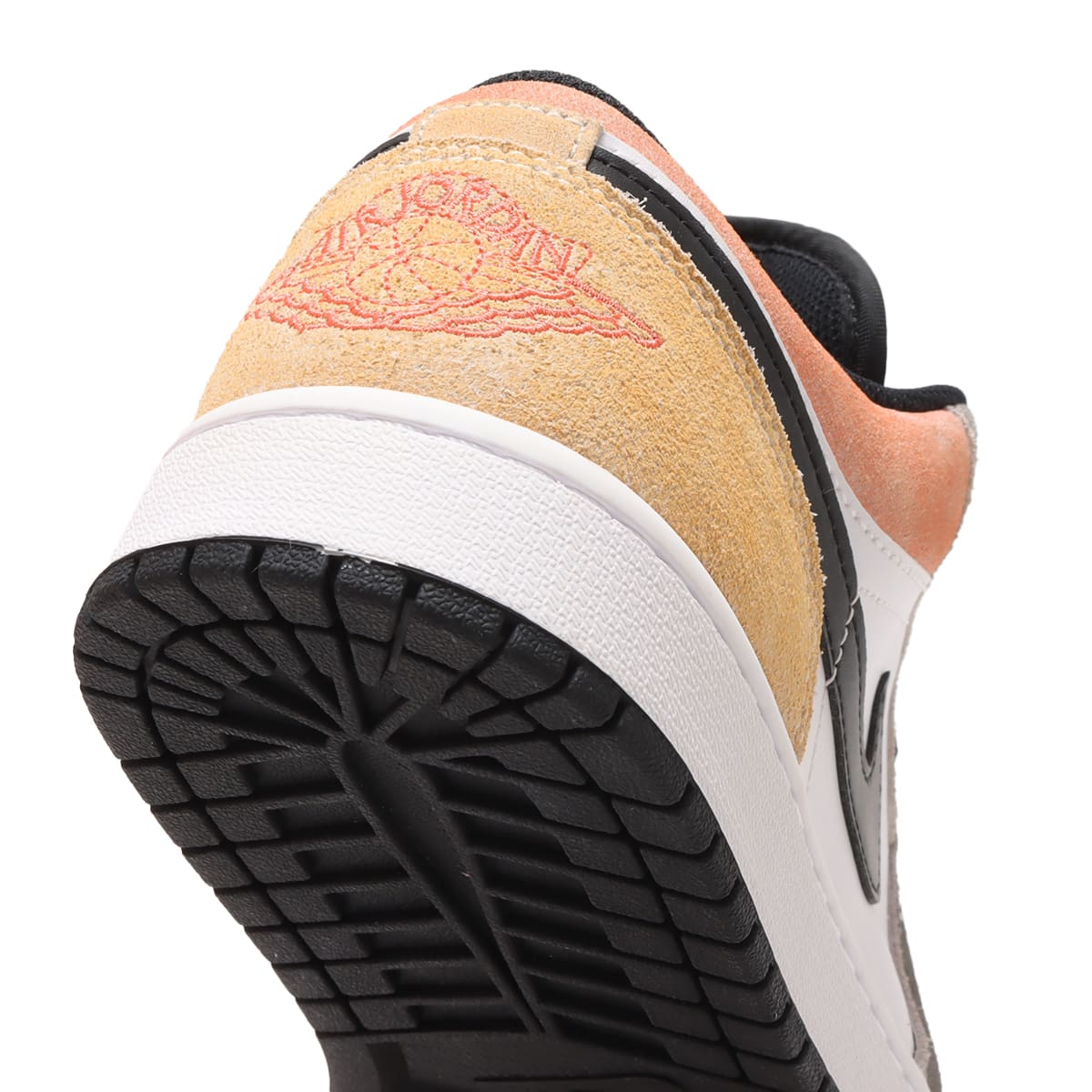 JORDAN BRAND AIR JORDAN 1 LOW SE BLACK/SUNDIAL-MAGIC EMBER-WHITE