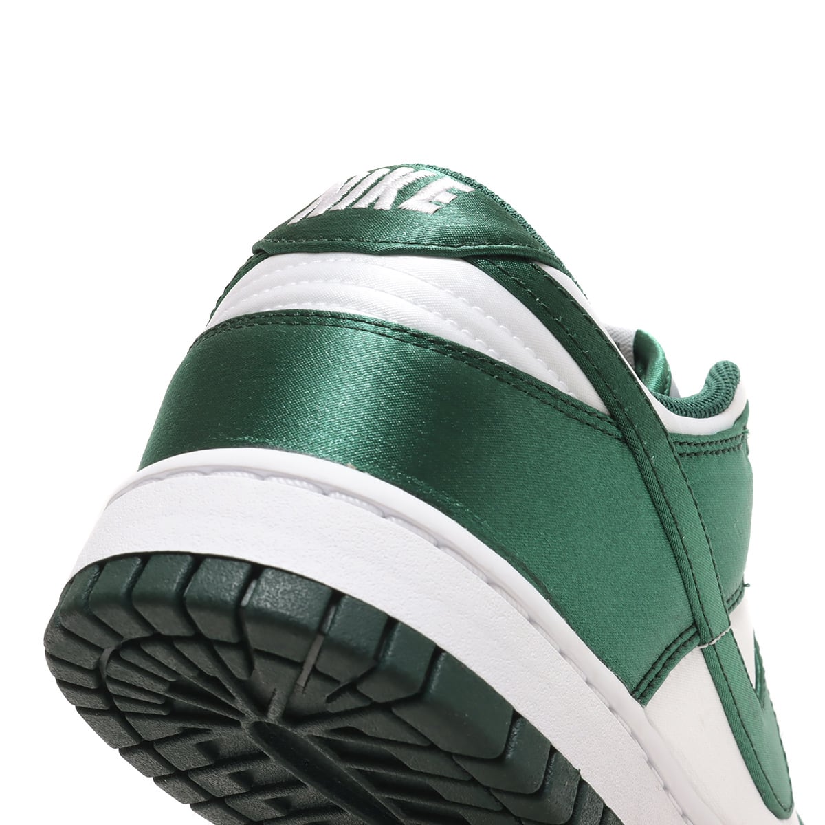 NIKE W DUNK LOW ESS SNKR WHITE/TEAM GREEN 23FA-I