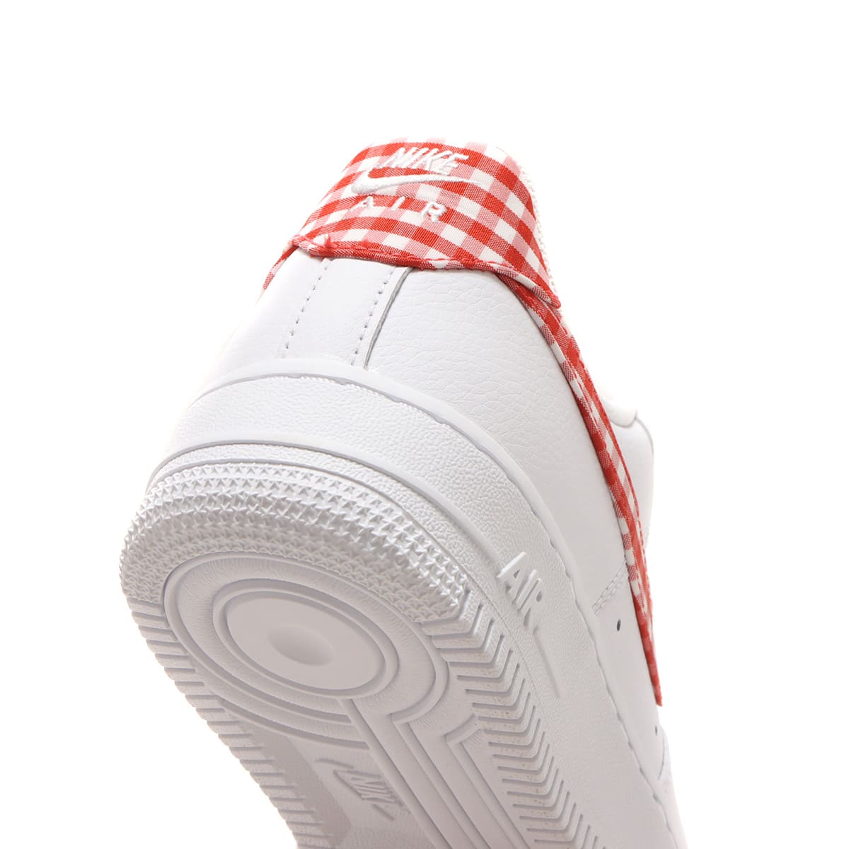 NIKE WMNS AIR FORCE 1 '07 ESS TREND WHITE/MYSTIC RED 23FA-I