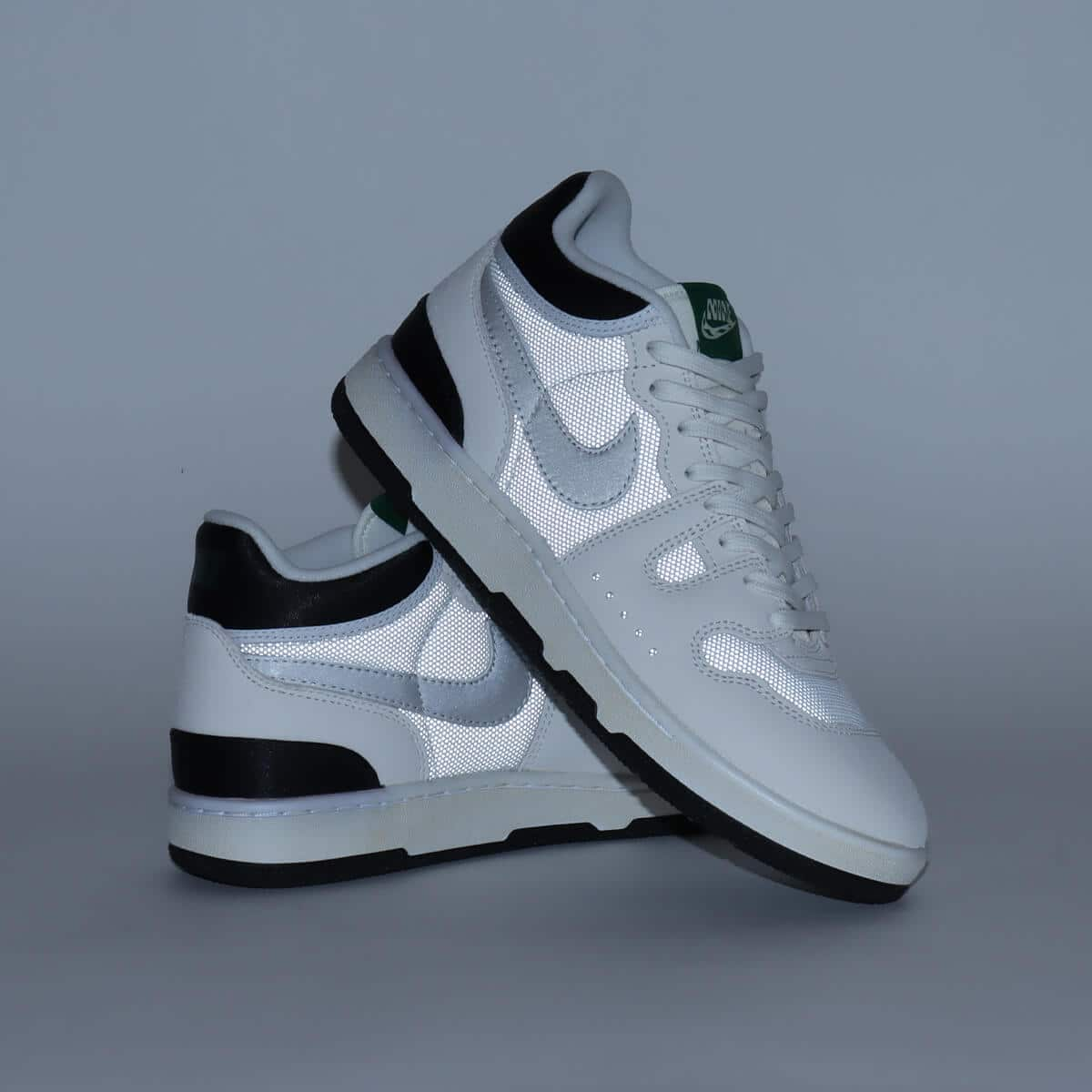 NIKE ATTACK SP SUMMIT WHITE/WHITE-PINE GREEN