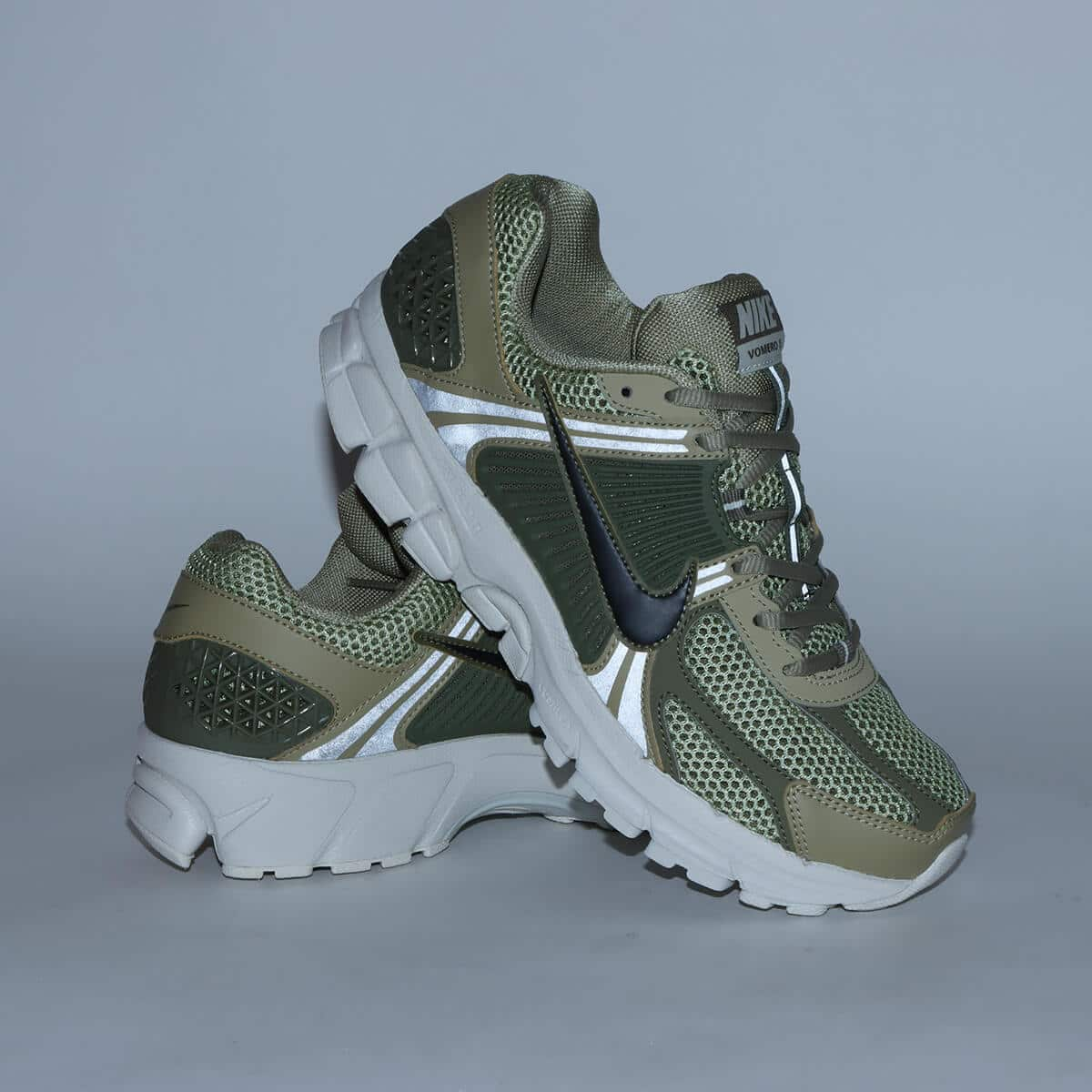 NIKE ZOOM VOMERO 5 NEUTRAL OLIVE/BLACK-MEDIUM OLIVE