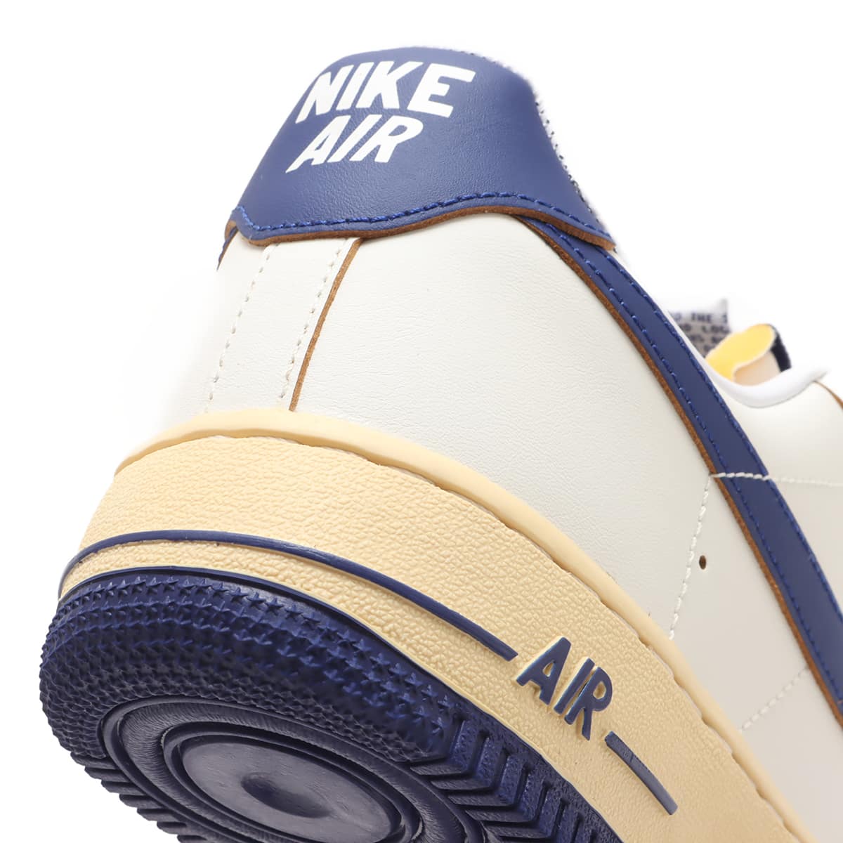 NIKE WMNS AIR FORCE 1 '07 SAIL/DEEP ROYAL BLUE-PALE VANILLA 23HO-I