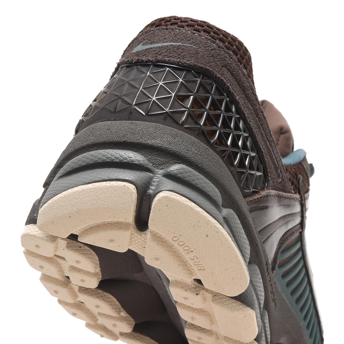 NIKE ZOOM VOMERO 5 PRM BAROQUE BROWN/MEDIUM ASH-VELVET BROWNの画像