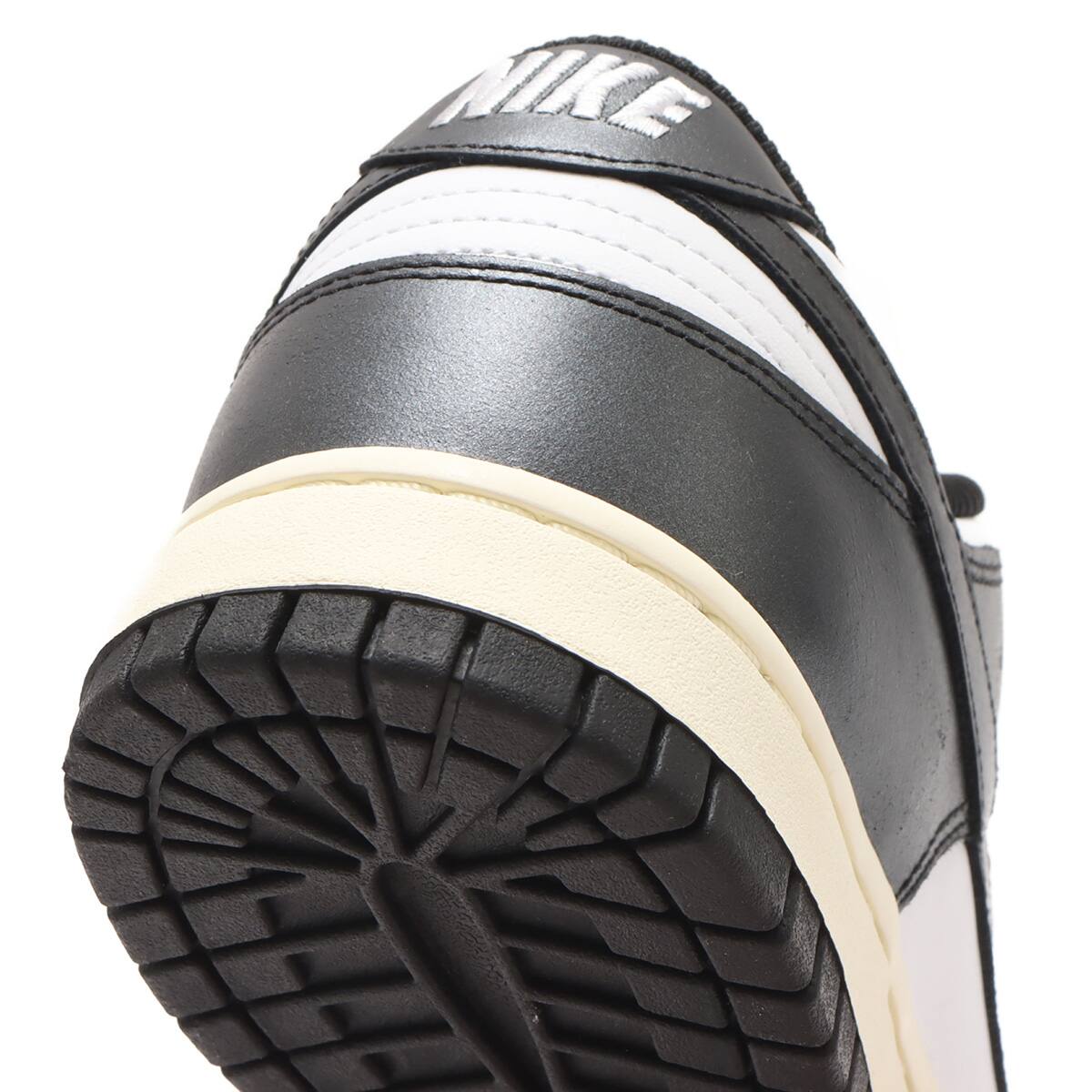 NIKE W DUNK LOW PRM WHITE/BLACK-COCONUT MILKの画像
