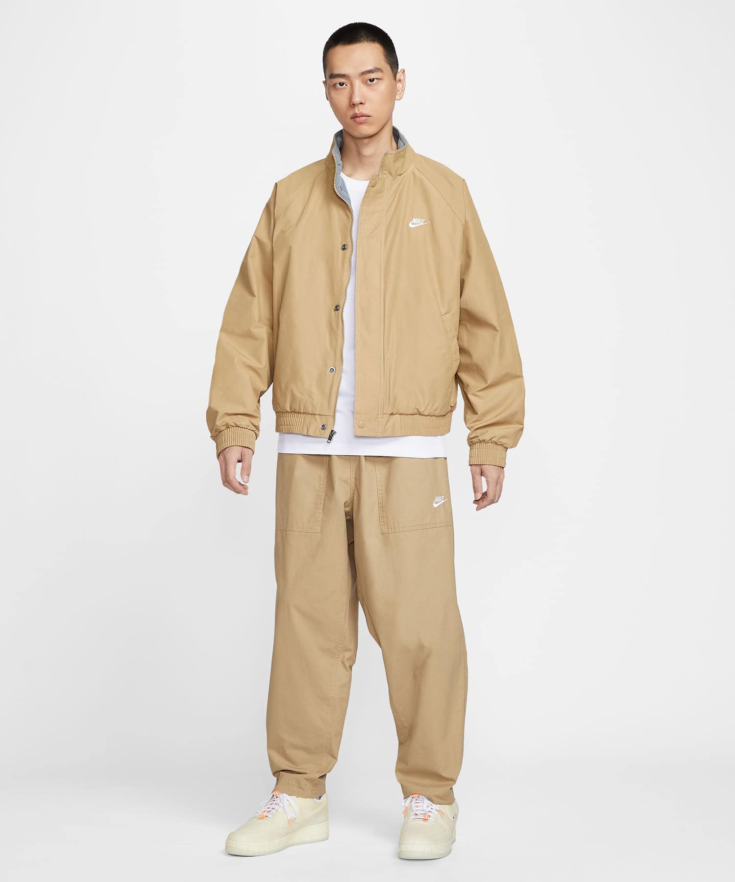 NIKE AS M NK CLUB FUTURA  JKT PARACHUTE BEIGE/WHITEの画像