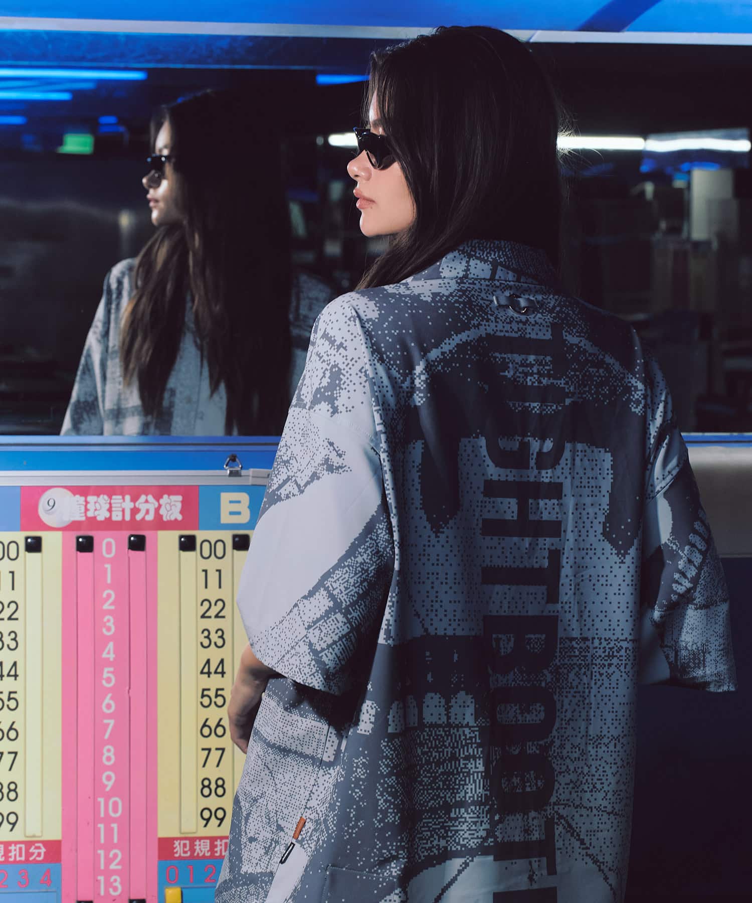 GOOPiMADE x TIGHTBOOTH Sand Riot Graphic Shirt GREYの画像