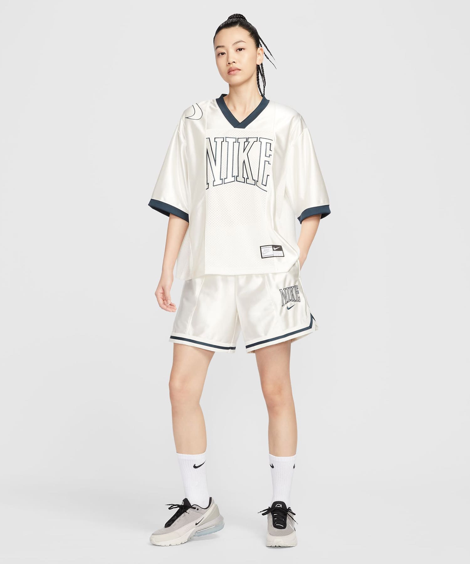 NIKE AS W NSW STREET 6" SATIN GX S SAIL/ARMORY NAVY/ARMORY NAVYの画像