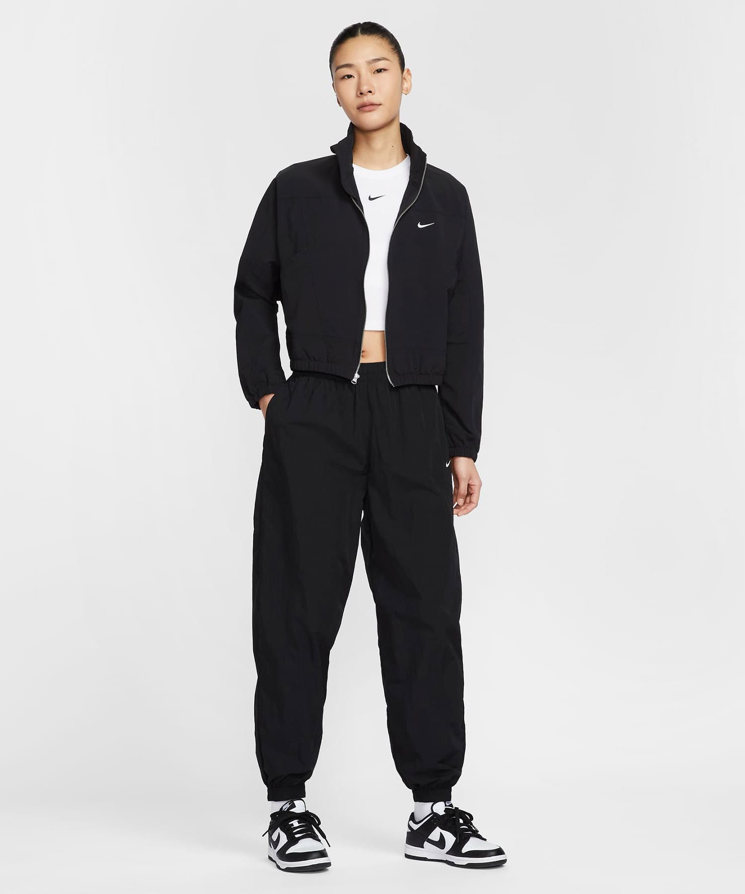 NIKE AS W NSW EVRTHNG WVN RPL UV BLACK/WHITEの画像