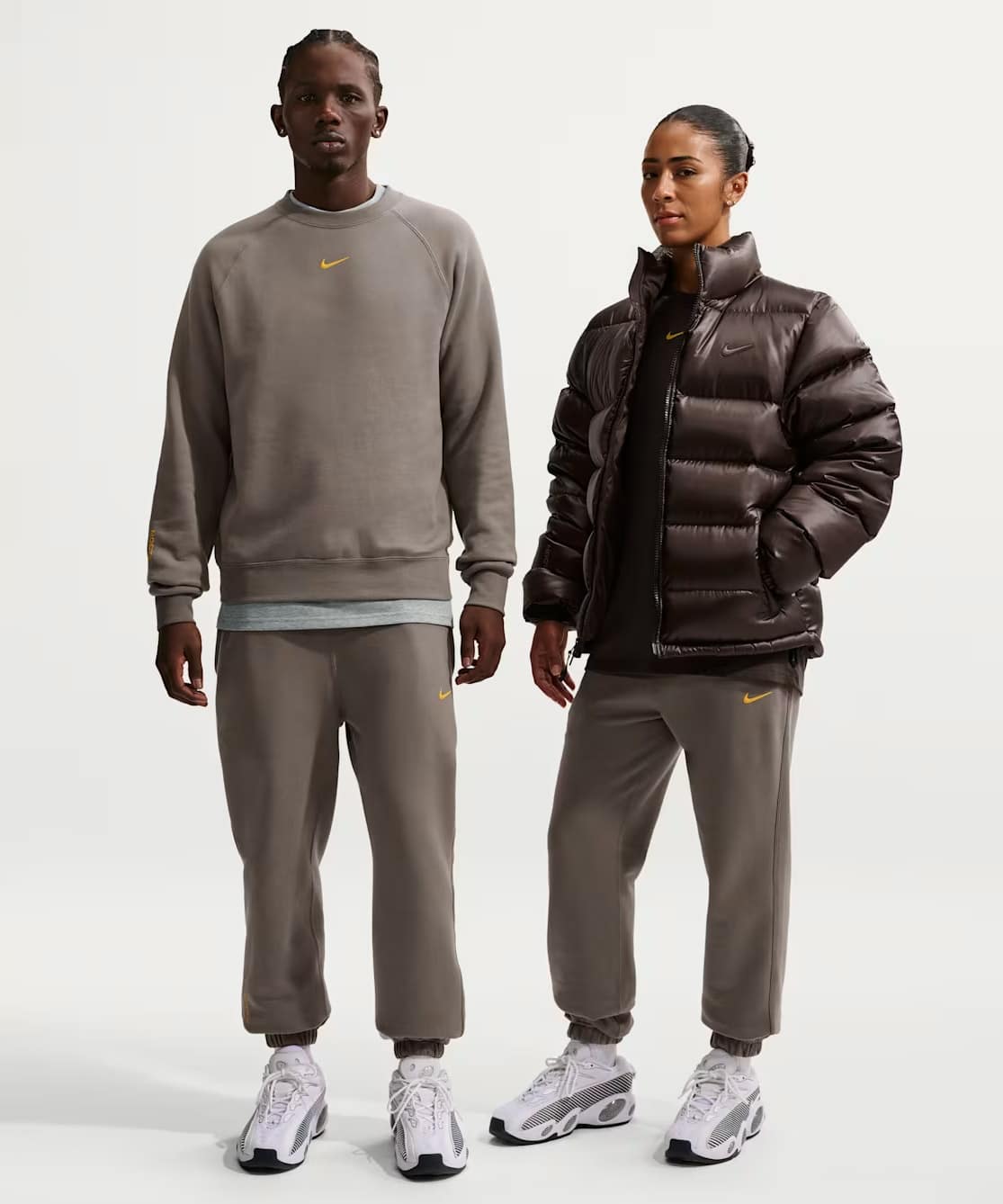 NIKE AS M NRG NOCTA CS PANT FLC OLIVE GREY/YELLOW OCHREの画像