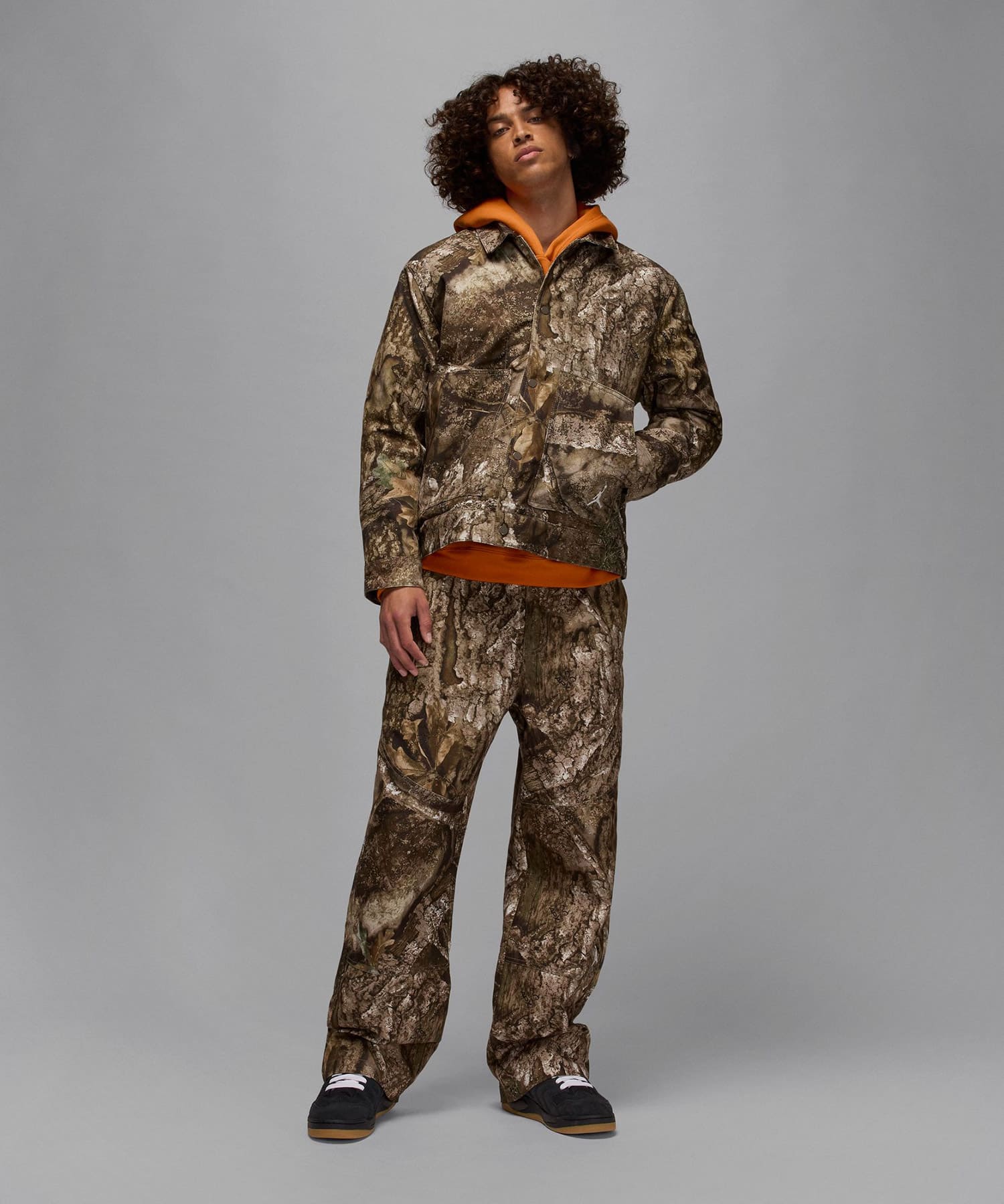 JORDAN BRAND M J BRK WVN PANT RLT MEDIUM OLIVE/SAILの画像
