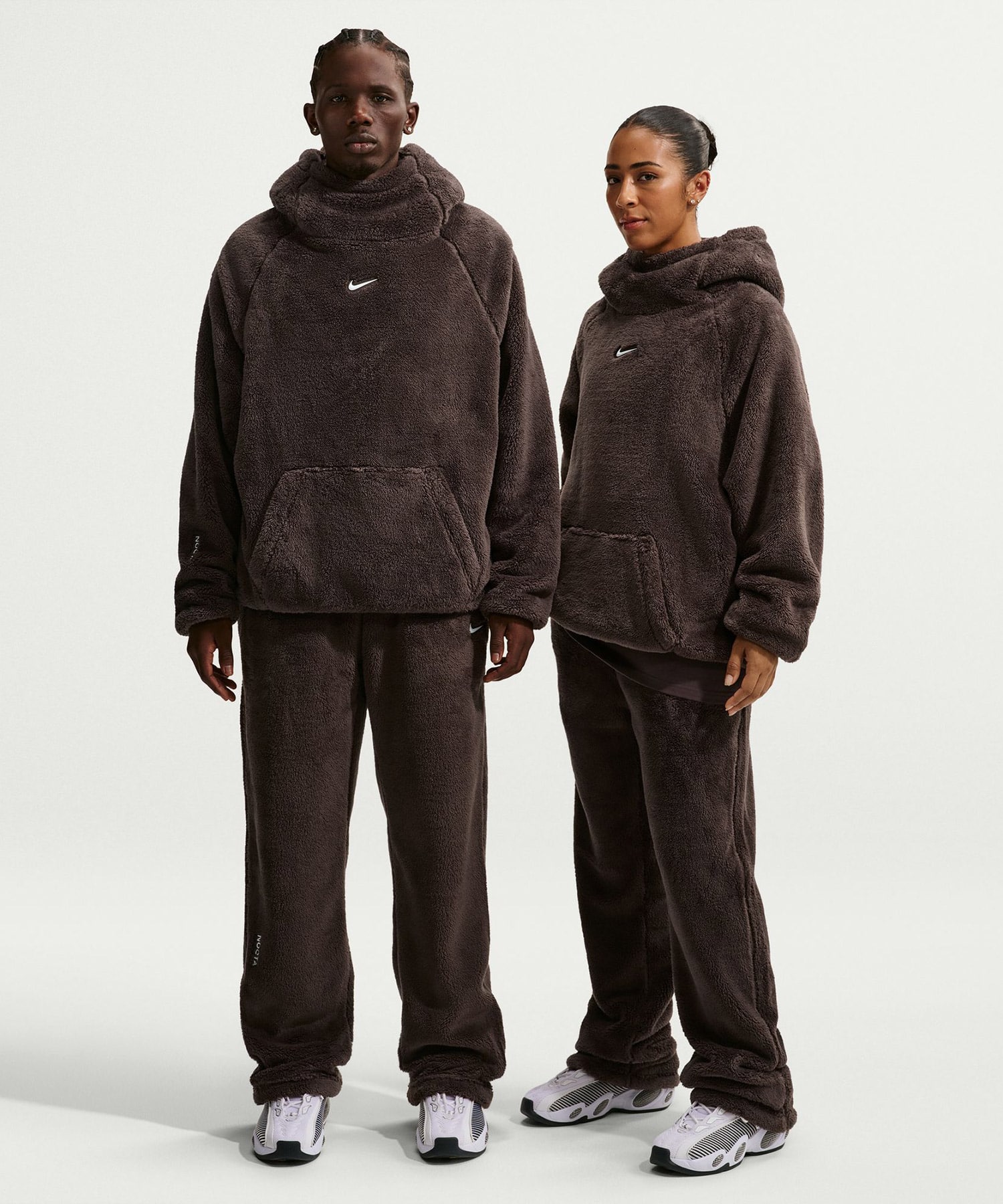 NIKE AS M NRG NOCTA CS PANT FL CM BAROQUE BROWN/SUMMIT WHITEの画像