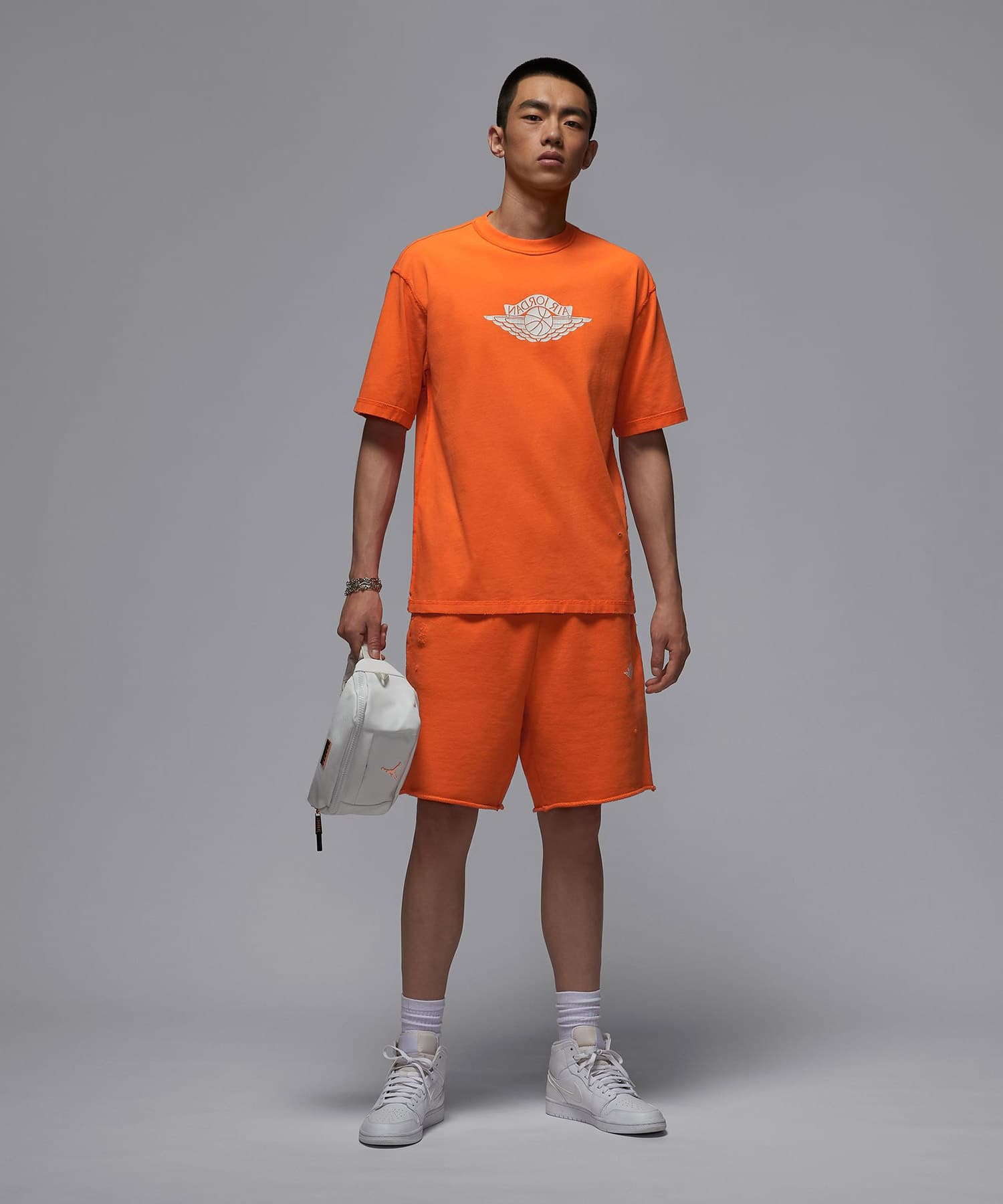 JORDAN BRAND M J RARE AIR WSH 85 SS CREW BRILLIANT ORNGE/SAILの画像