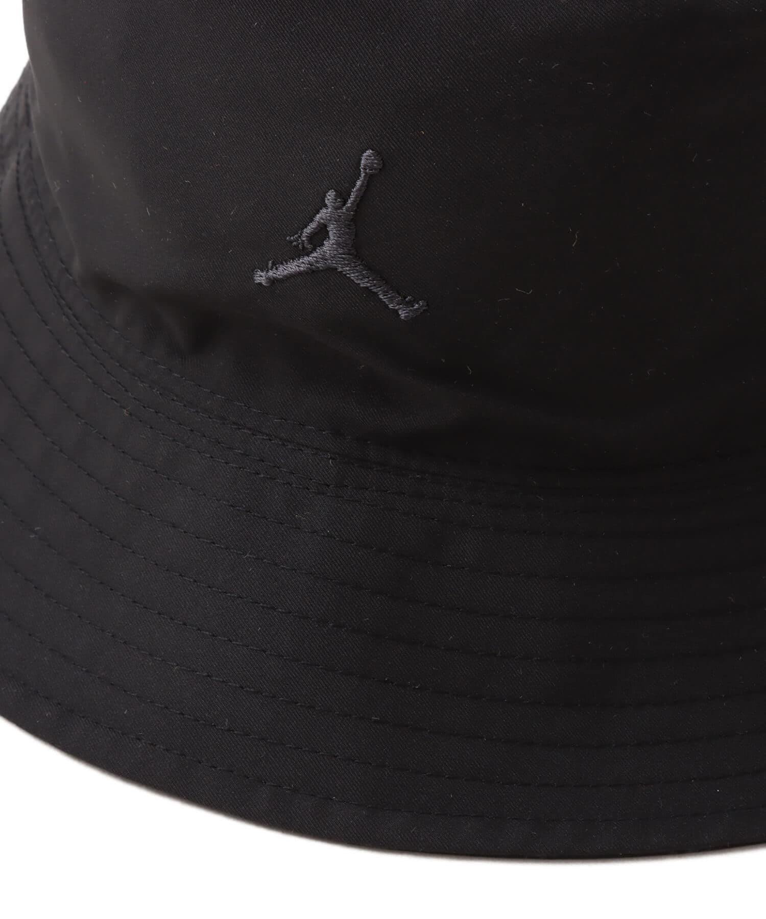 JORDAN BRAND U J APEX BUCKET JM AOP BLACK/DK SMOKE GREYの画像