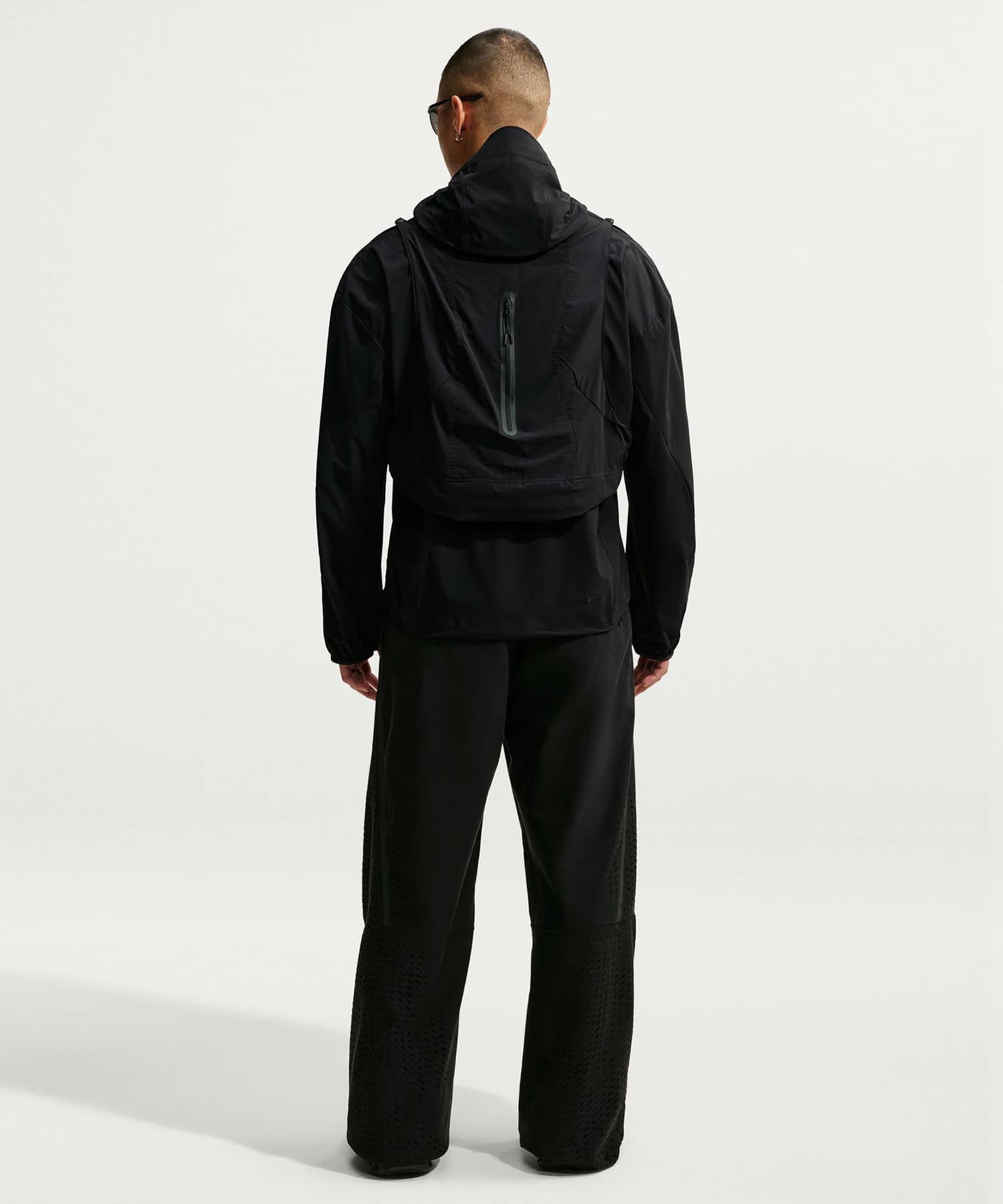 NIKE AS M NK UV TECH HELIOS SUN T P TOP BLACKの画像