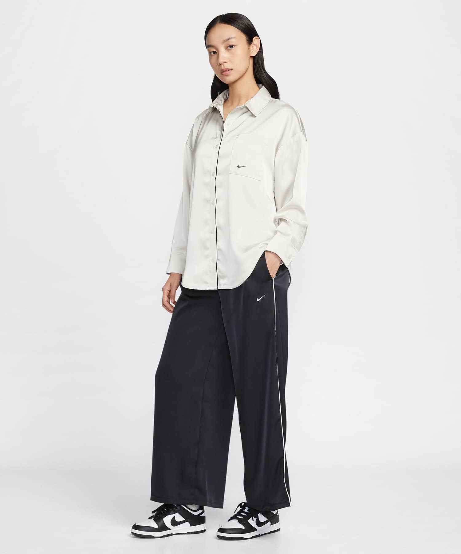 NIKE AS W NSW OFFLN WVN STN PANT BLACKの画像