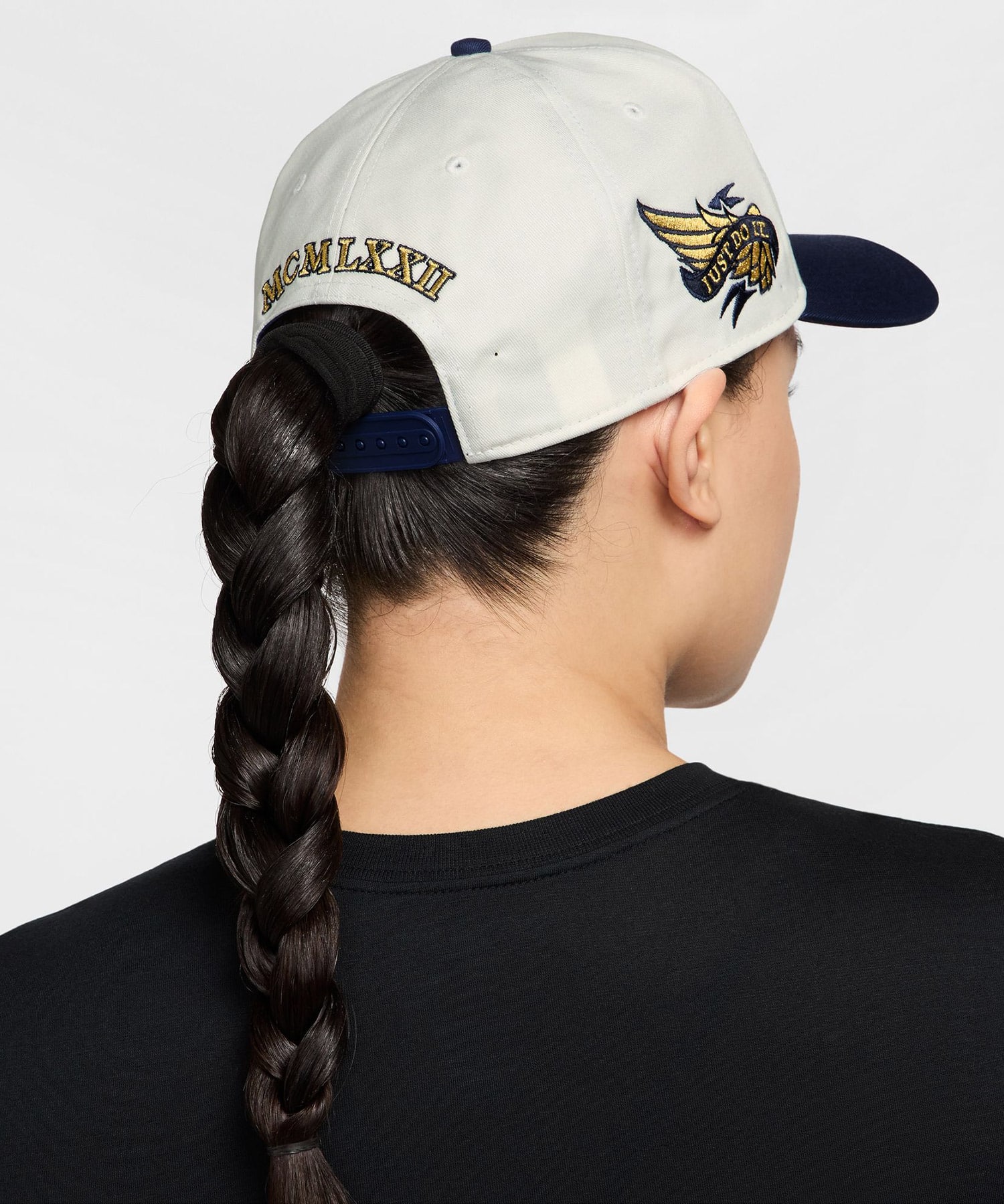 NIKE U NK RISE CAP S CB AFRAME GFX IVORYの画像