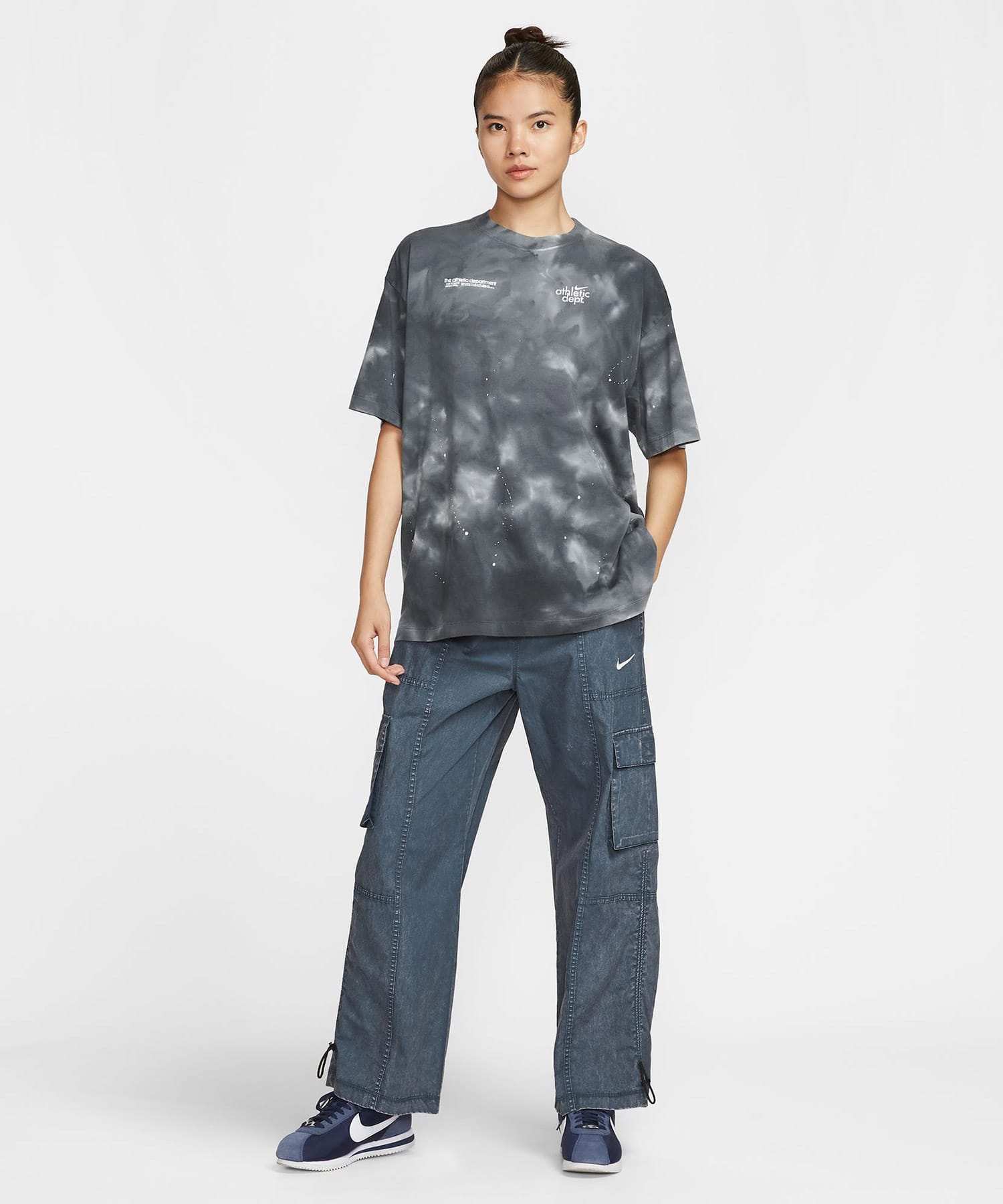 NIKE AS W NSW SS TEE OS GCEL BLACKの画像