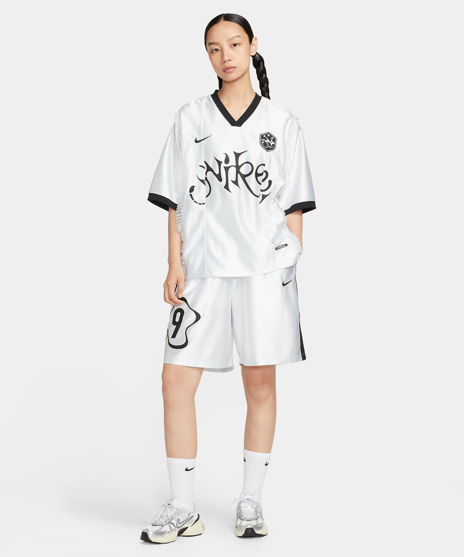 NIKE AS W NSW MESH SHORT GCEL METALLIC SILVERの画像