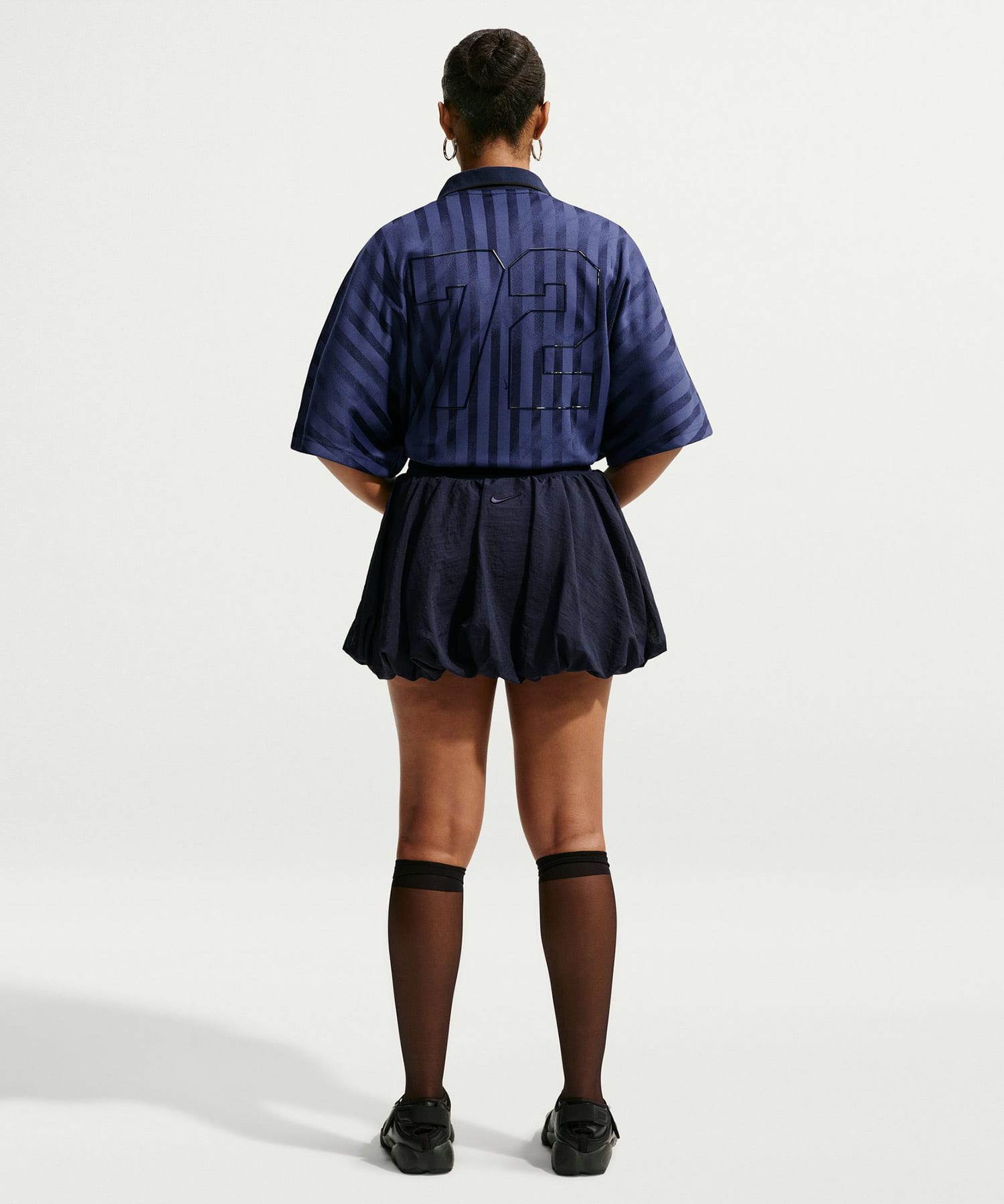 NIKE W RNWY JERSEY TOP BLACKの画像