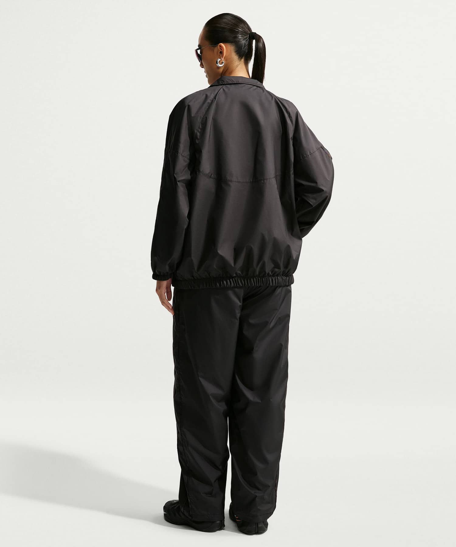 NIKE AS W NK REVERSIBLE PLAID WR JK BLACKの画像