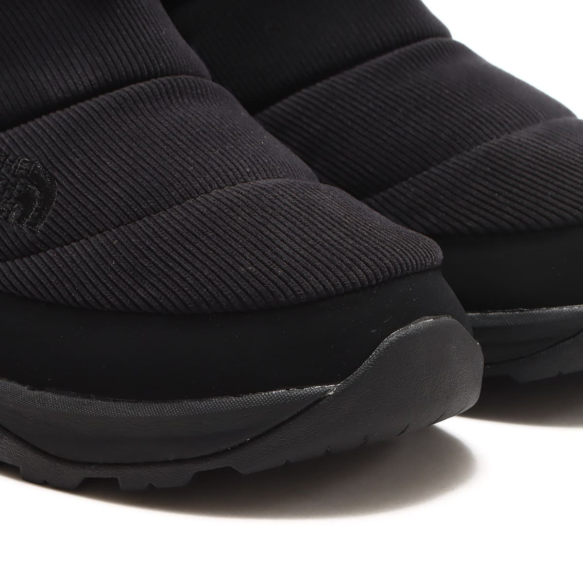 THE NORTH FACE NUPTSE BOOTIE WP VI SHORT SE TNFブラック×TNFブラックの画像