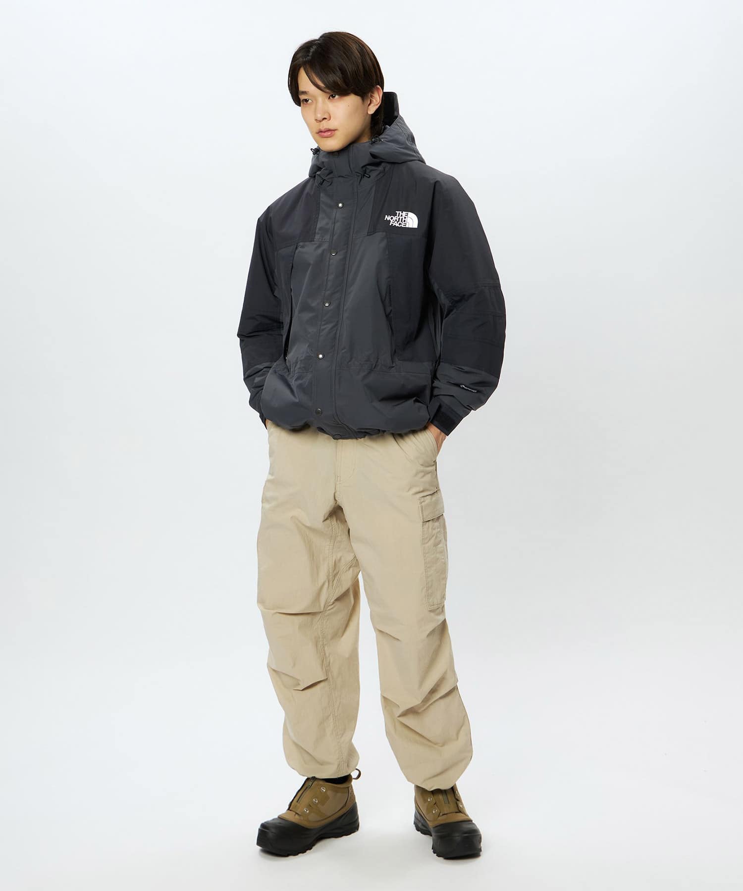 THE NORTH FACE Mountain Insulation Jacket ブラックxアスファルトグレーの画像