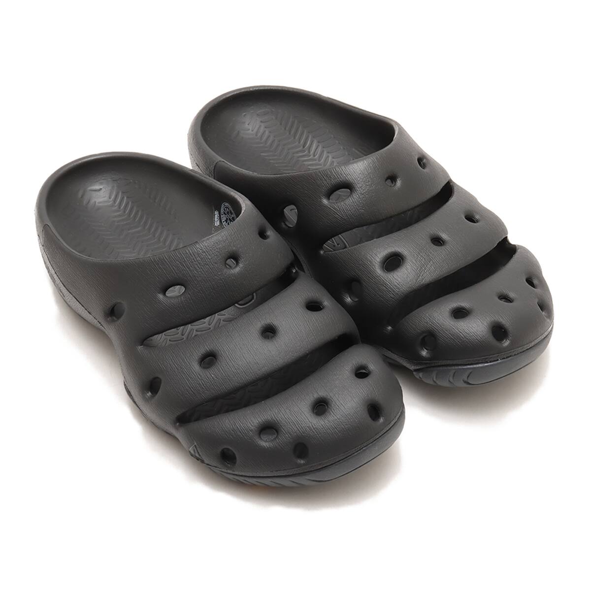 KEEN YOGUI Black/Magnetのメイン画像